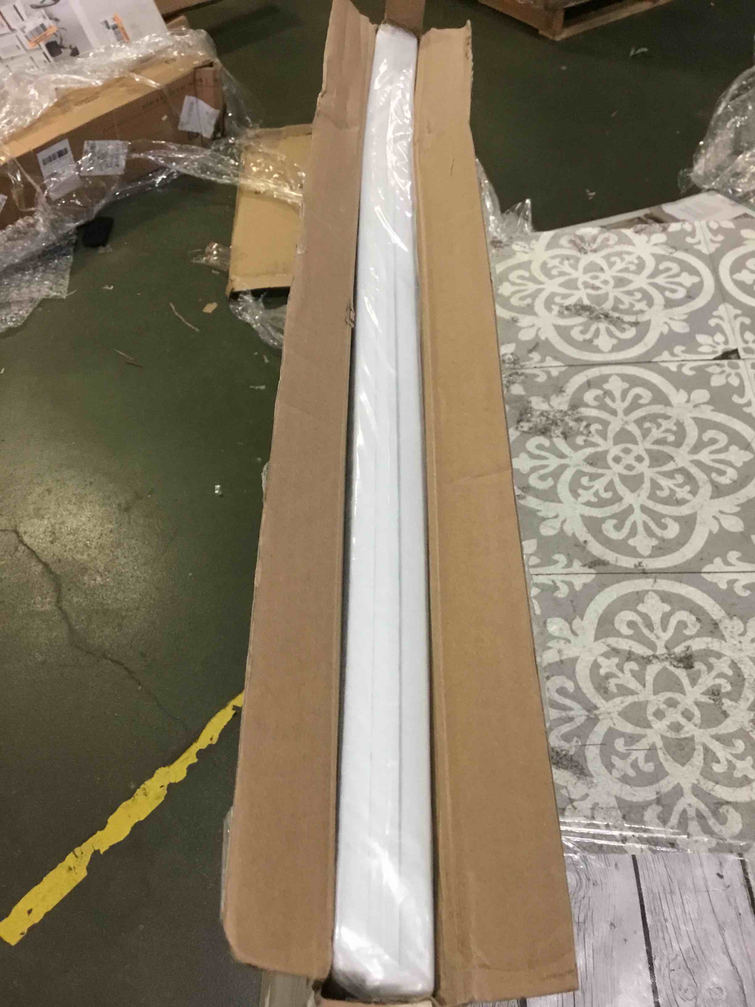 https://s3.amazonaws.com/lotting-images-prod/bidfta/GRN5658832_1696446421355.jpeg