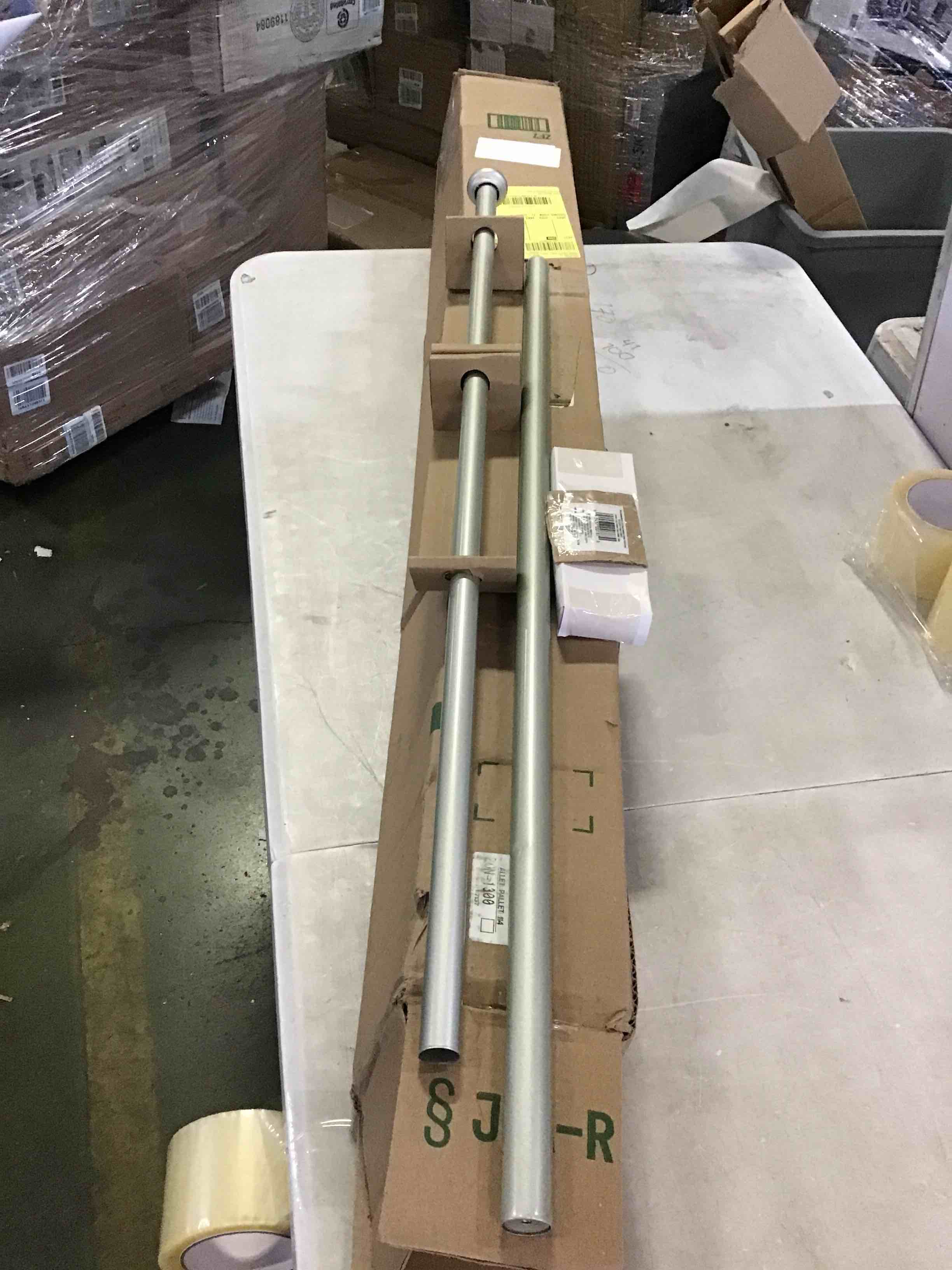 https://s3.amazonaws.com/lotting-images-prod/bidfta/GRN5659014_1696623873477.jpeg