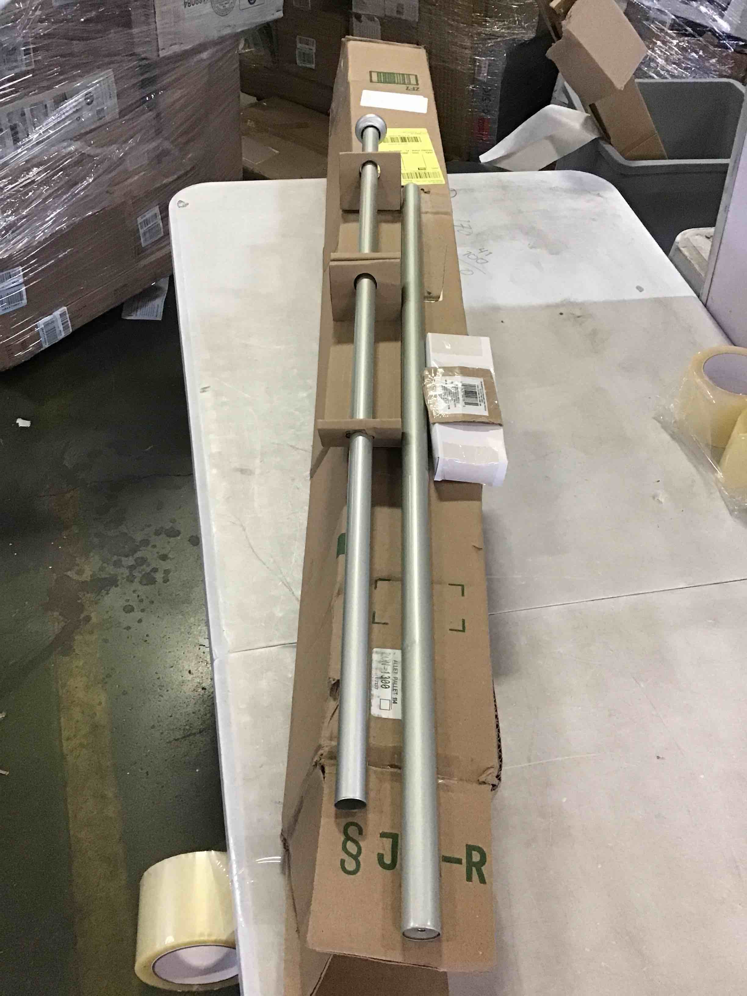 https://s3.amazonaws.com/lotting-images-prod/bidfta/GRN5659014_1696623874933.jpeg