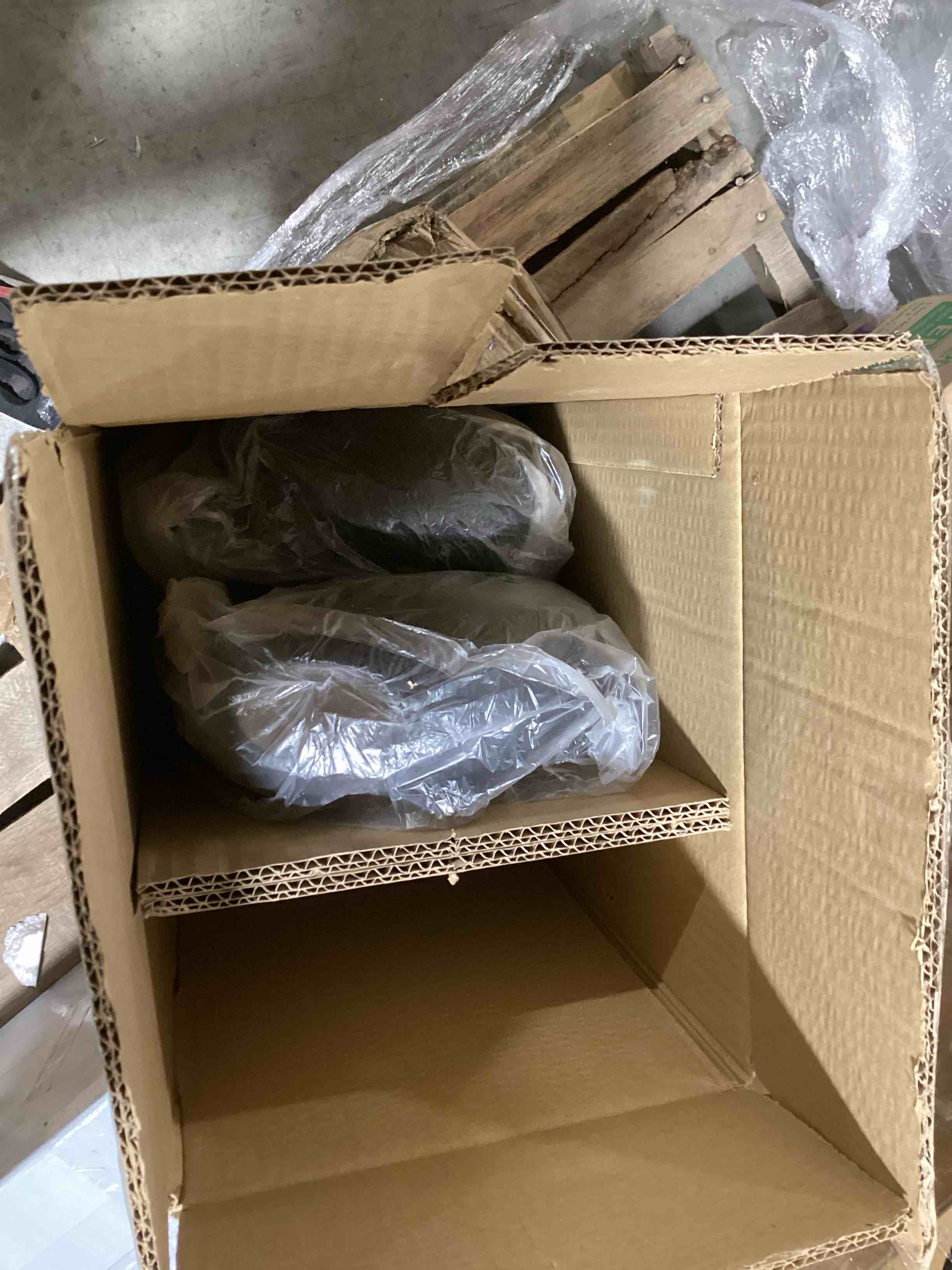 https://s3.amazonaws.com/lotting-images-prod/bidfta/GRN5661358_1699909086839.jpeg
