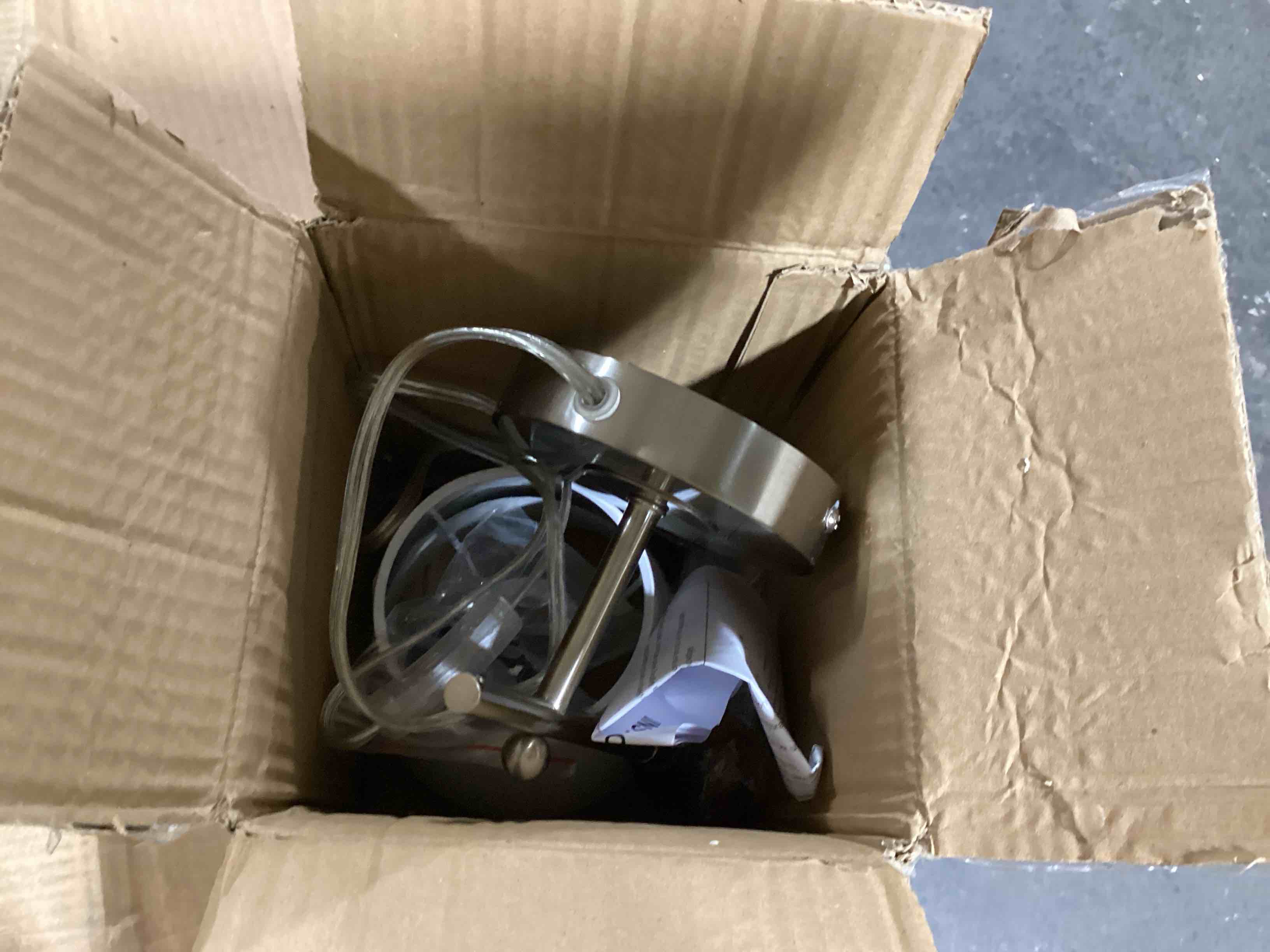 https://s3.amazonaws.com/lotting-images-prod/bidfta/GRN5664461_1699461207443.jpeg