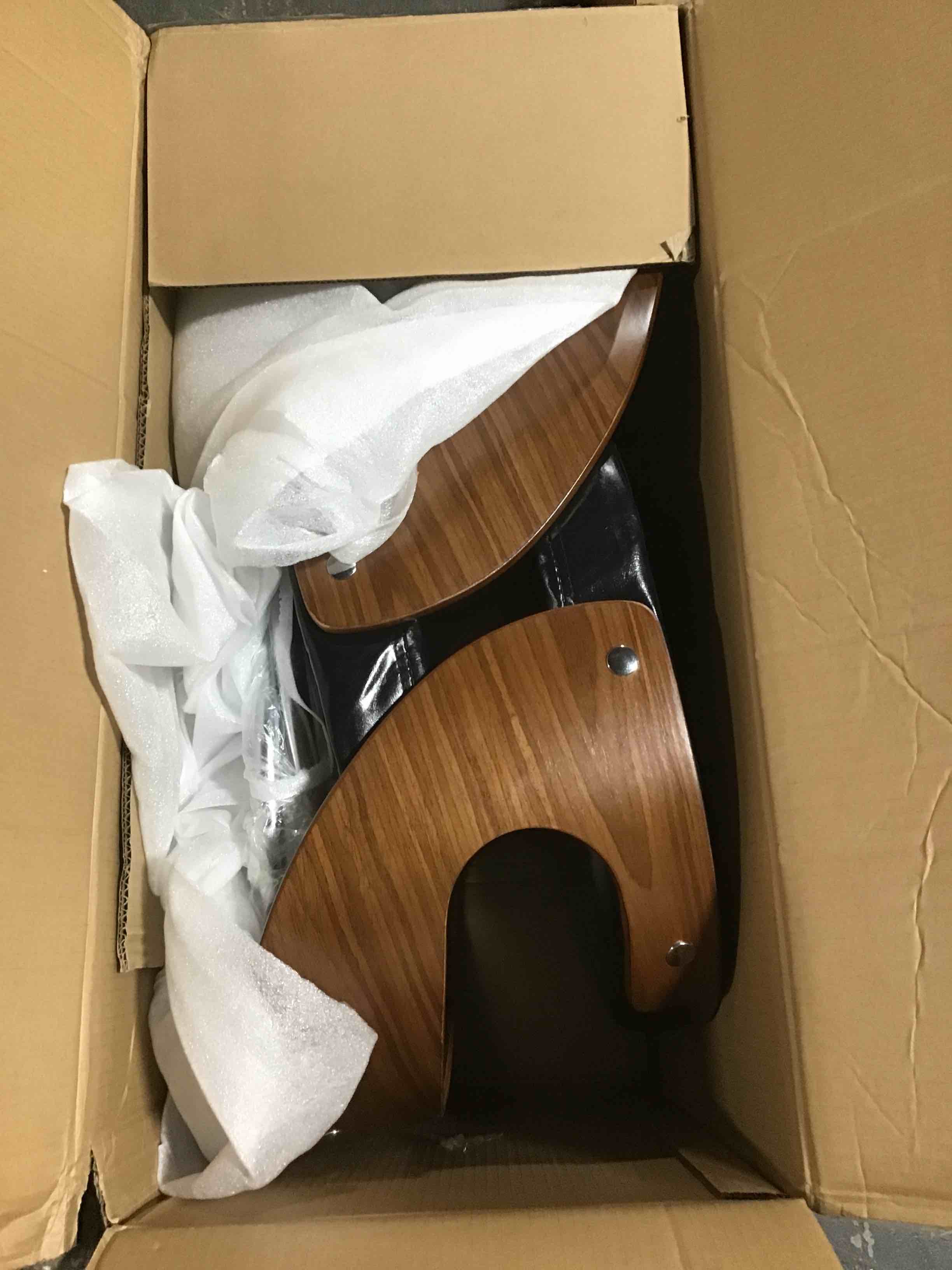 https://s3.amazonaws.com/lotting-images-prod/bidfta/GRN5666590_1699623836055.jpeg