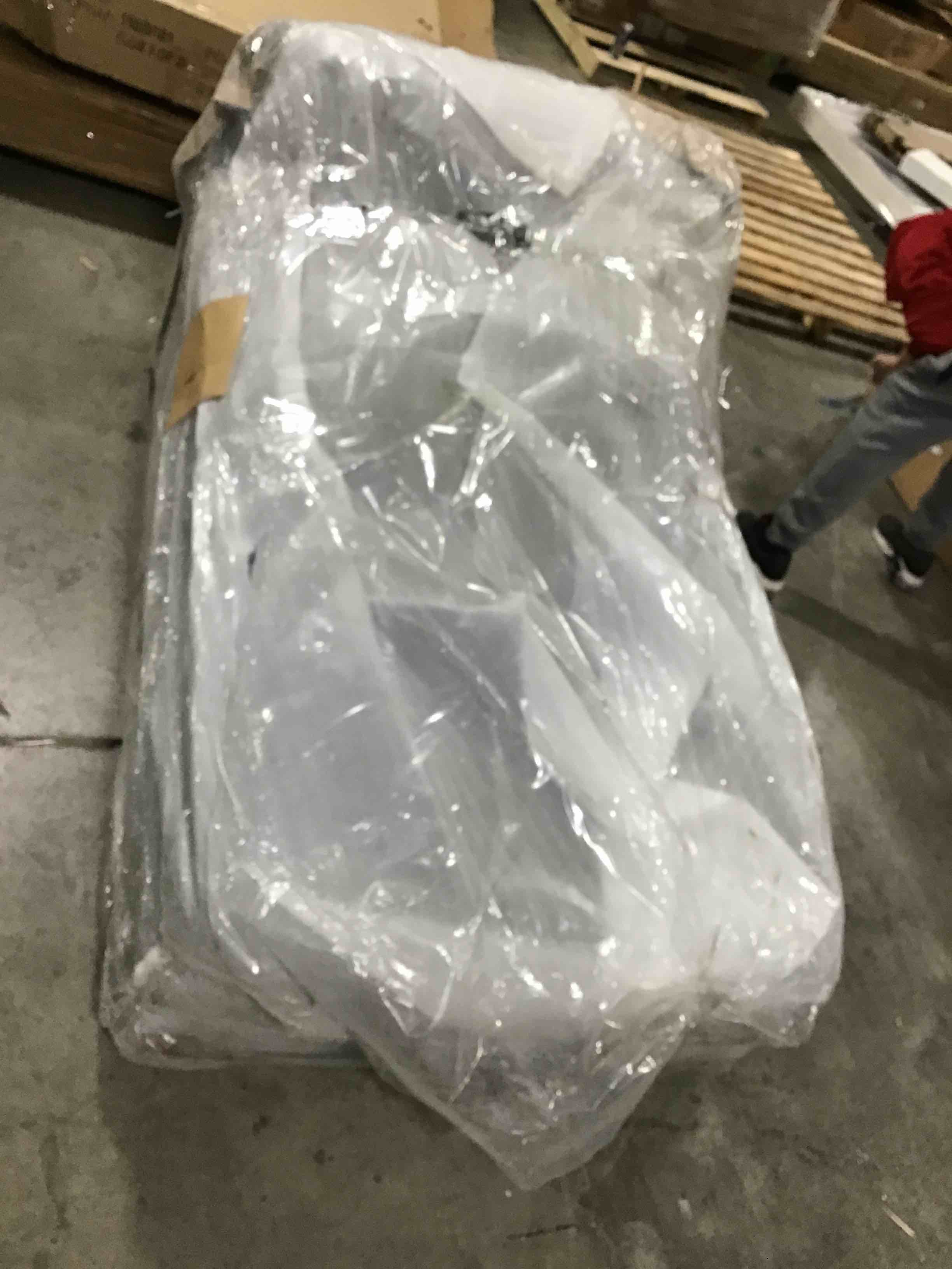 https://s3.amazonaws.com/lotting-images-prod/bidfta/GRN5667391_1700575207136.jpeg