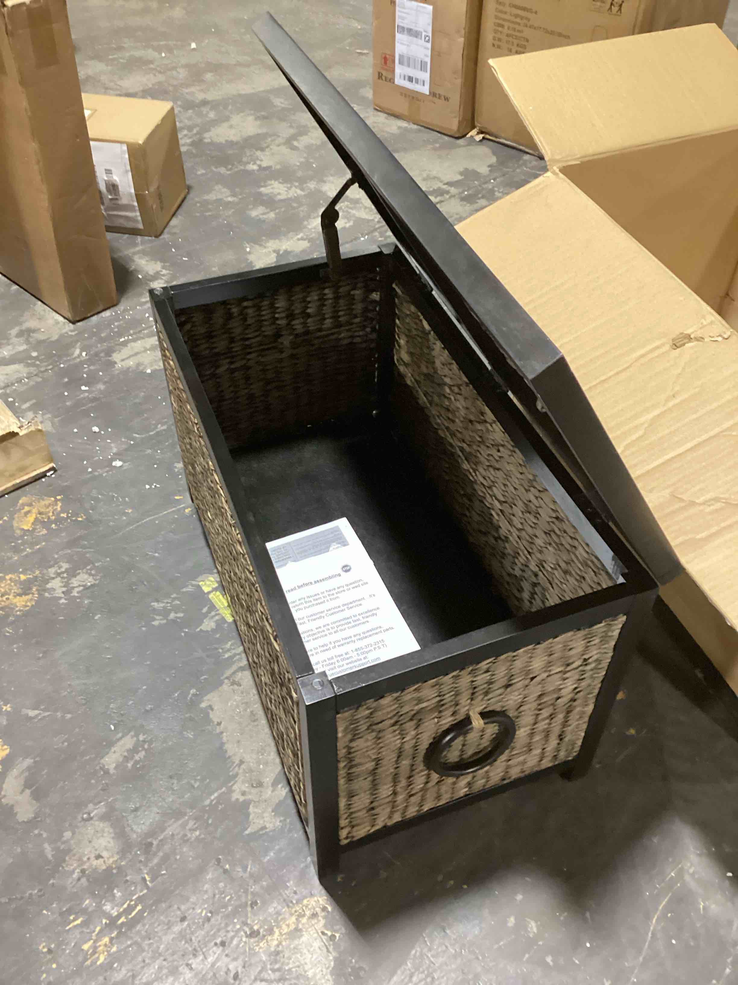 https://s3.amazonaws.com/lotting-images-prod/bidfta/GRN5668116_1702490137110.jpeg