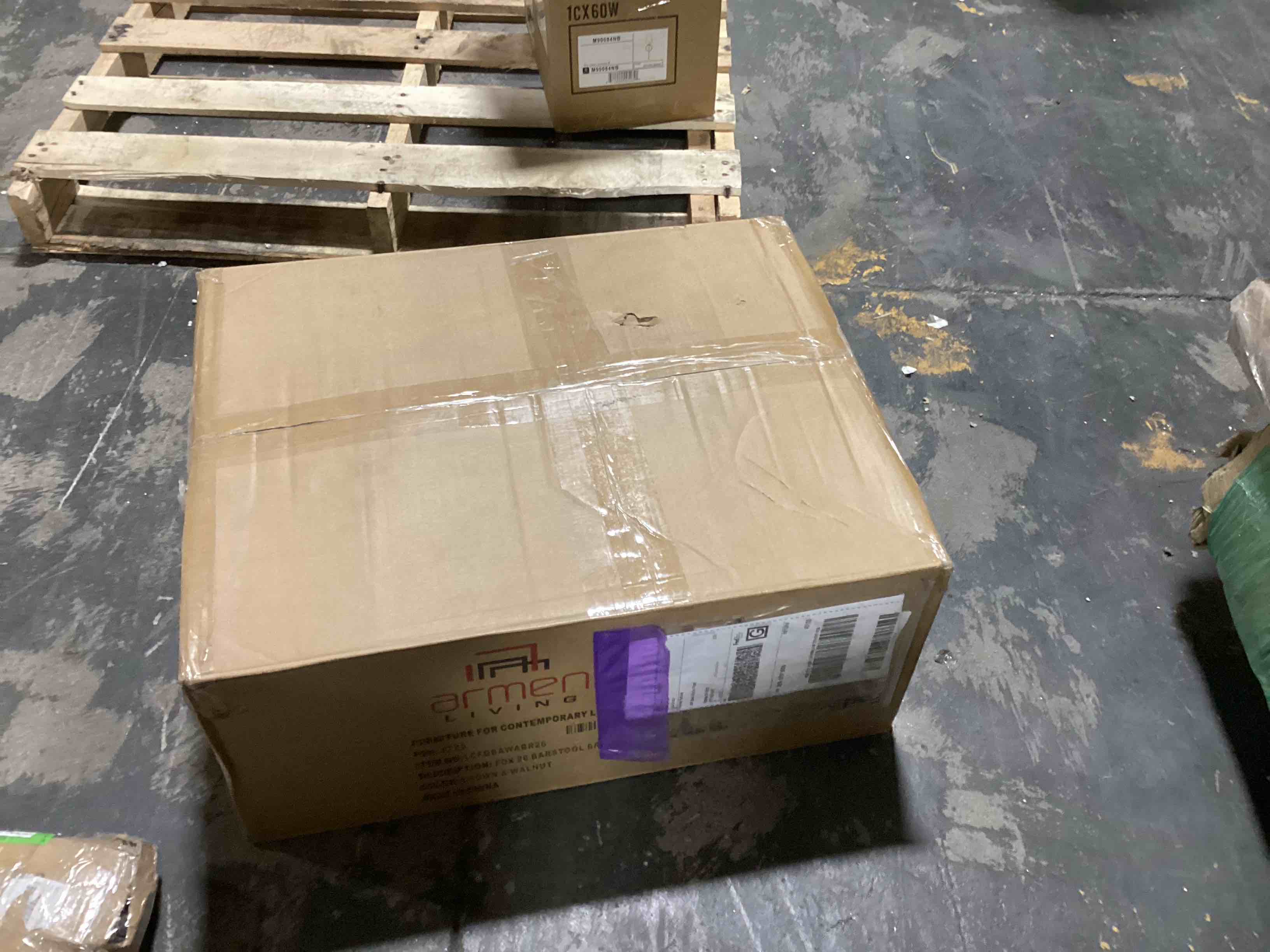 https://s3.amazonaws.com/lotting-images-prod/bidfta/GRN5668122_1702491729951.jpeg