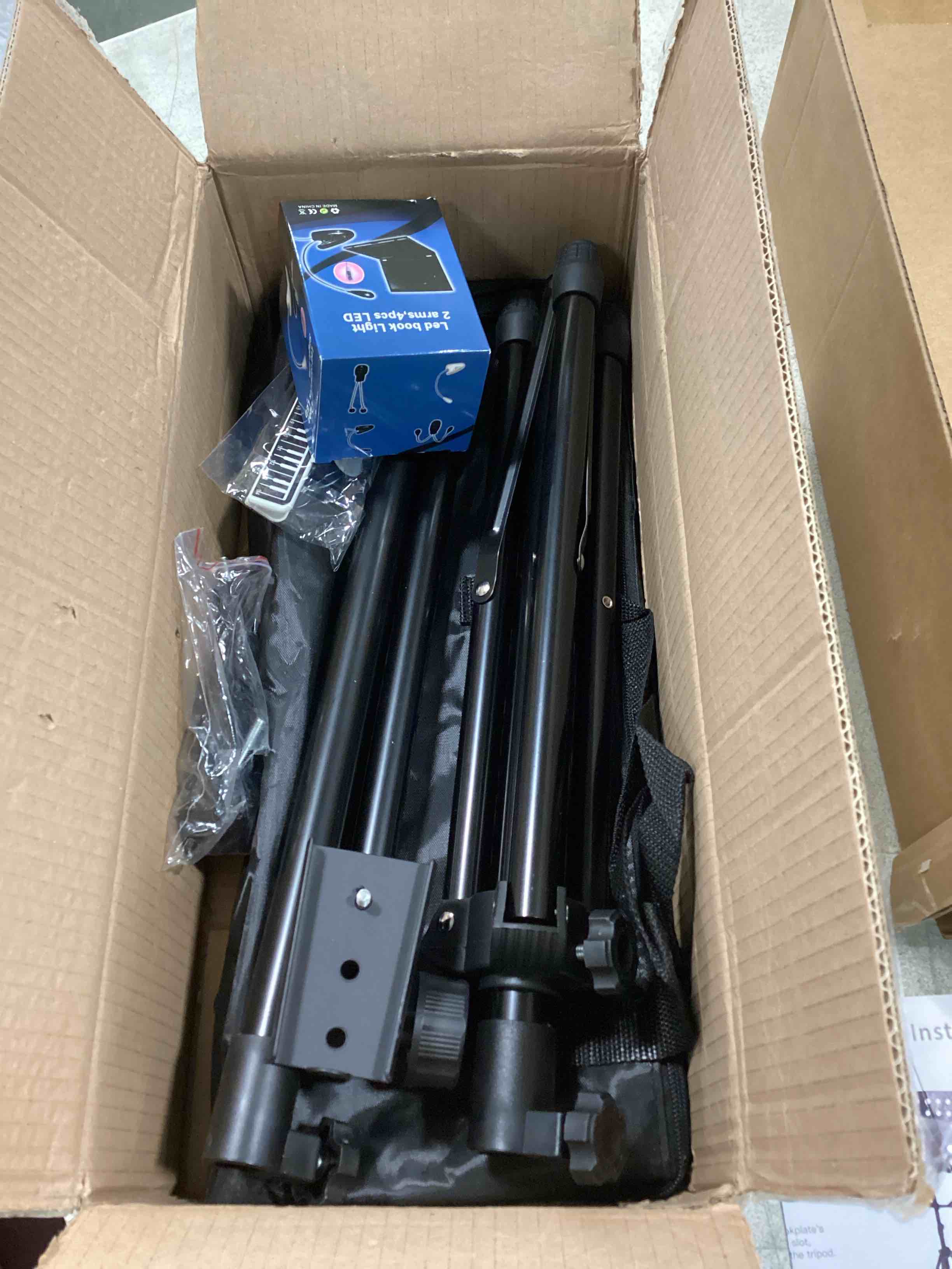 https://s3.amazonaws.com/lotting-images-prod/bidfta/GRN5676468_1705414842885.jpeg