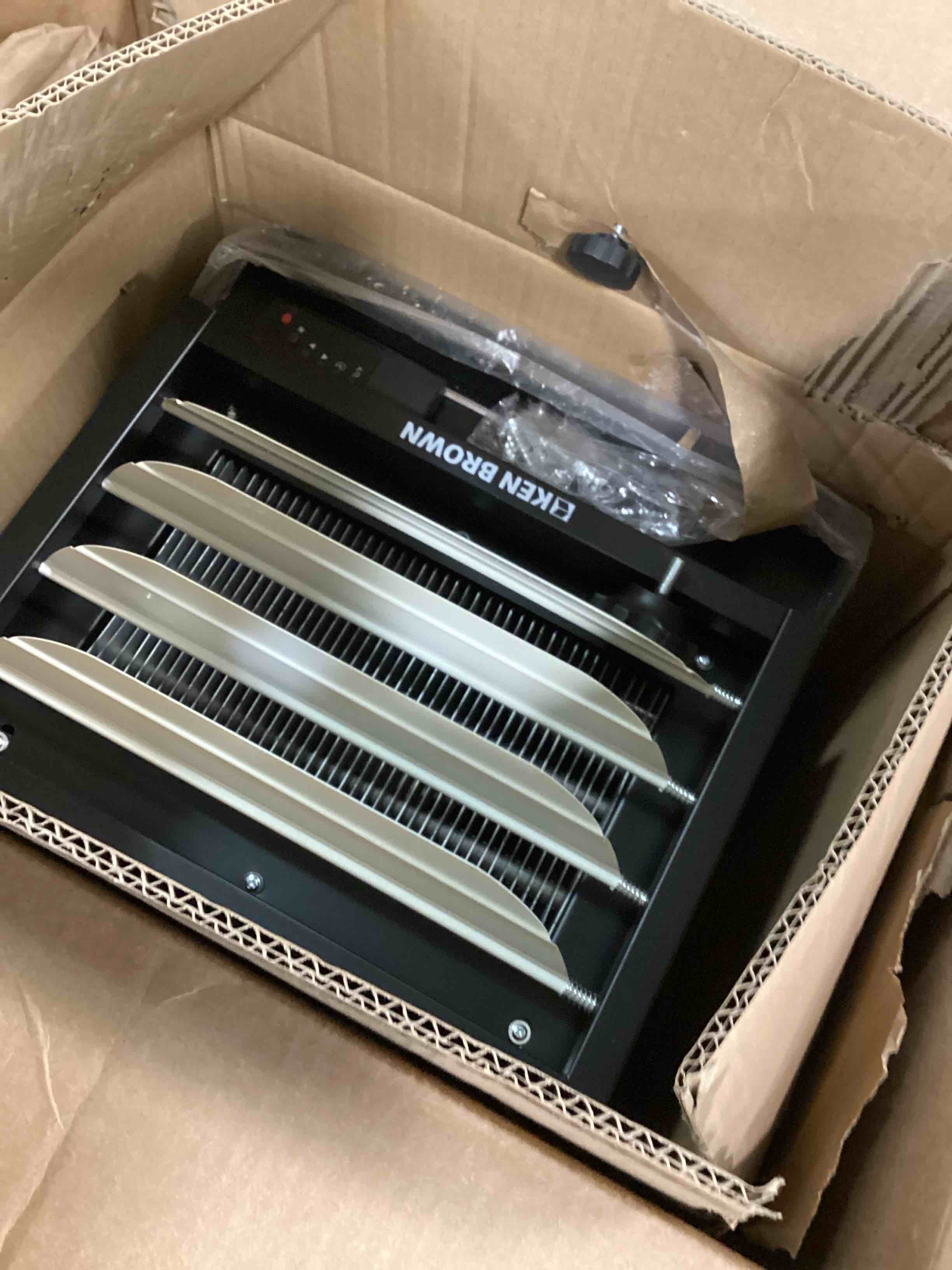 https://s3.amazonaws.com/lotting-images-prod/bidfta/GRN5676508_1705422115414.jpeg