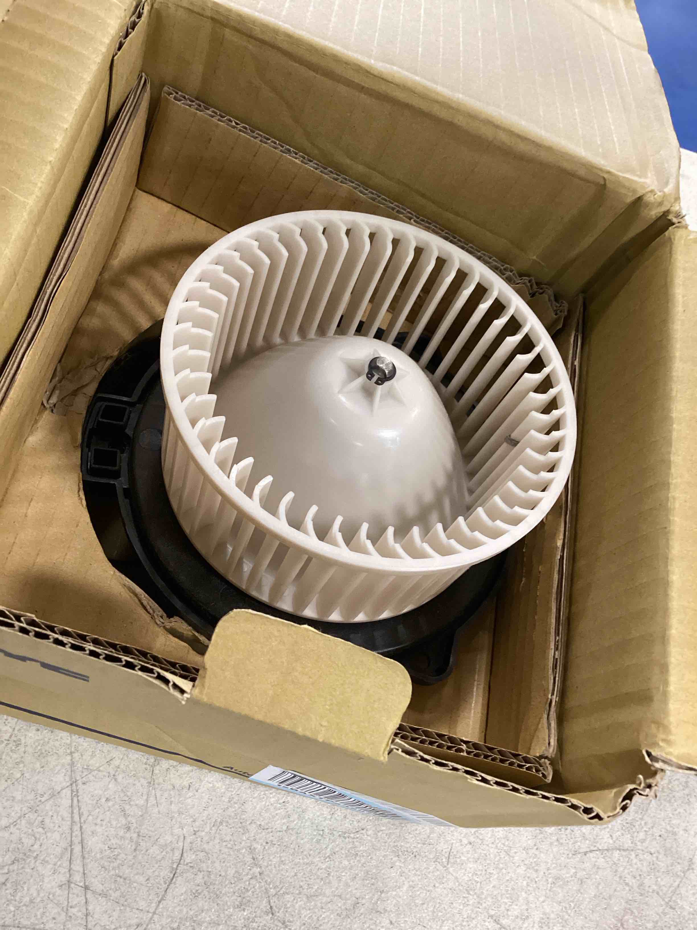 https://s3.amazonaws.com/lotting-images-prod/bidfta/GRN5676523_1705423756887.jpeg