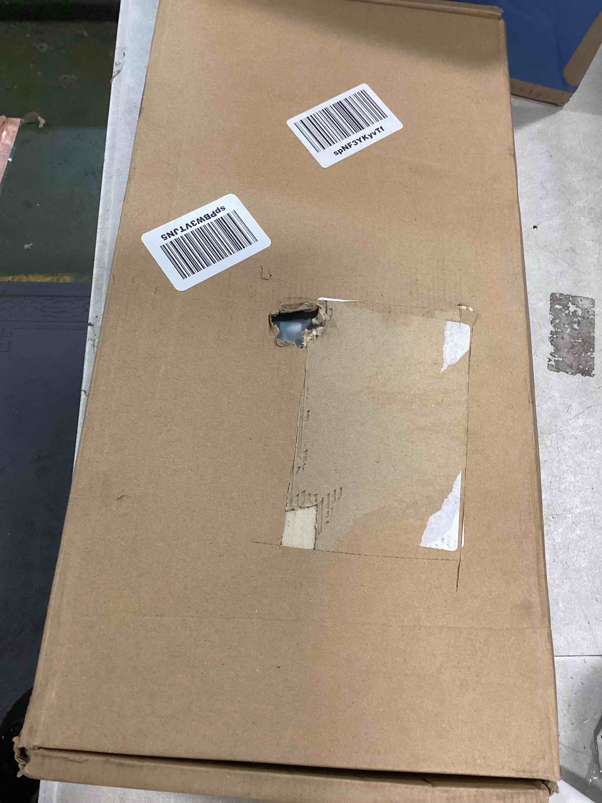 https://s3.amazonaws.com/lotting-images-prod/bidfta/GRN5677728_1706198203012.jpeg