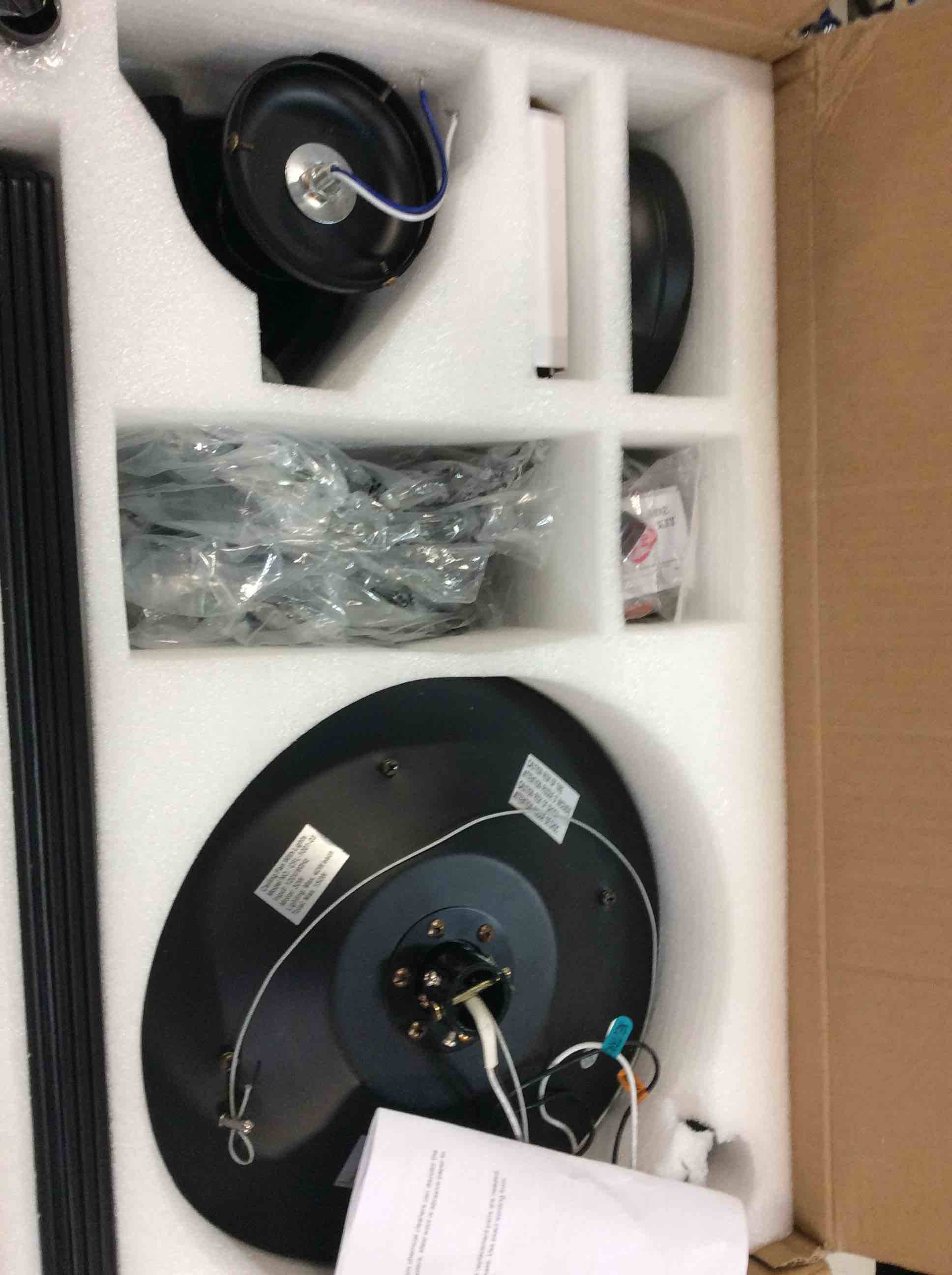 https://s3.amazonaws.com/lotting-images-prod/bidfta/GRN5679729_1705510340896.jpeg