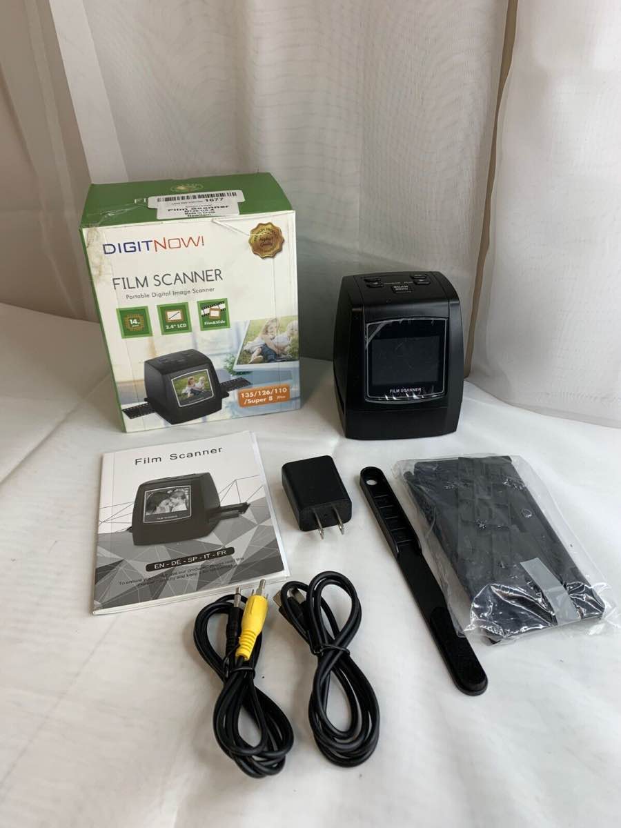 Digitnow M126-US-A Black Portable Digital Image 135/126/110/Super 8 Film Scanner