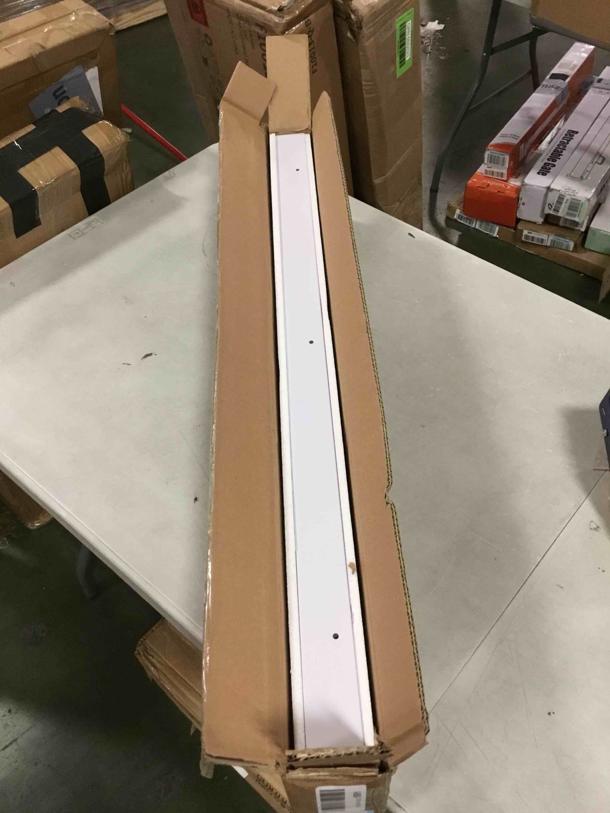 https://s3.amazonaws.com/lotting-images-prod/bidfta/GRN5682052_1711483632317.jpeg