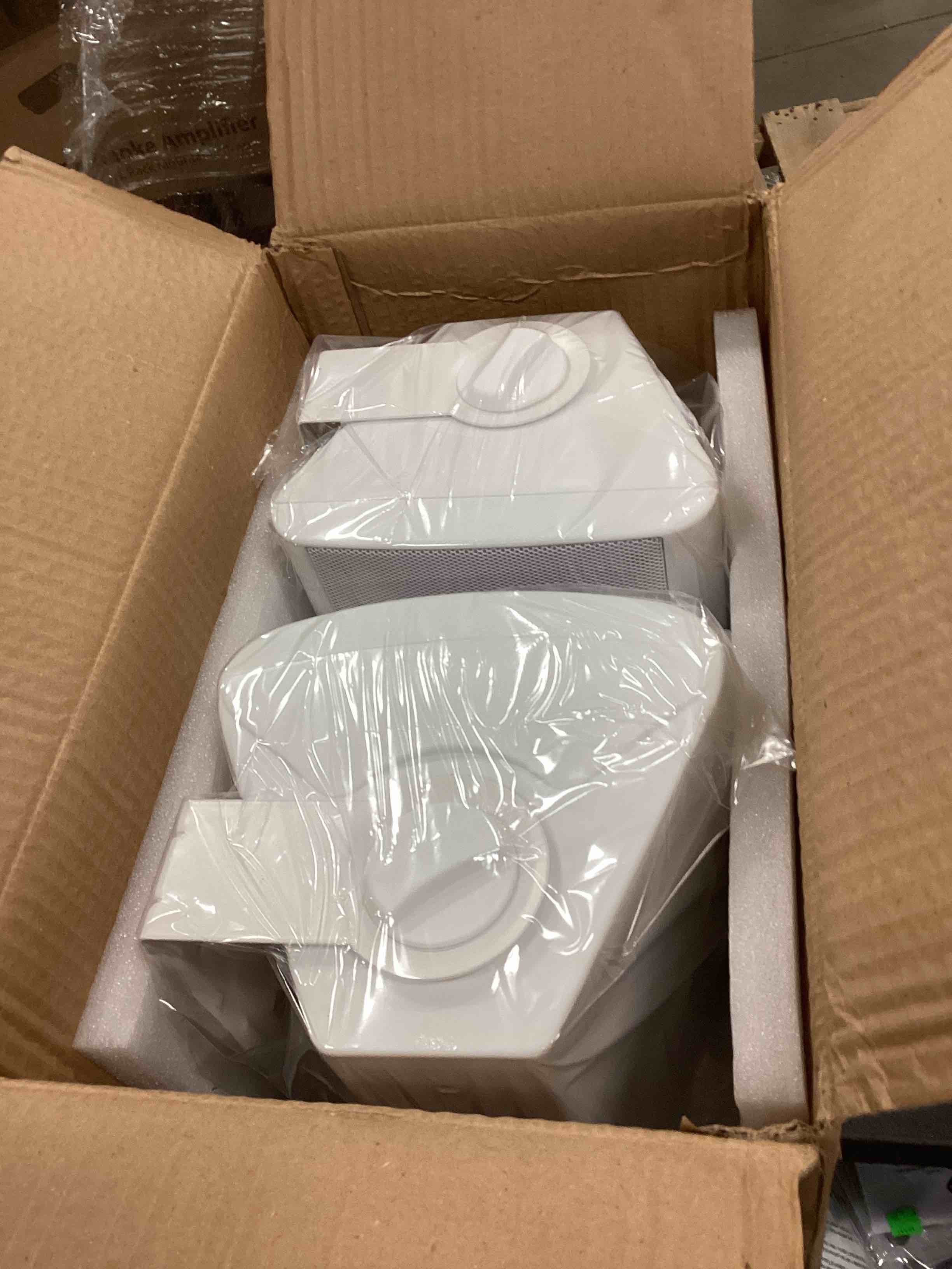 https://s3.amazonaws.com/lotting-images-prod/bidfta/GRN5694260_1705411555835.jpeg