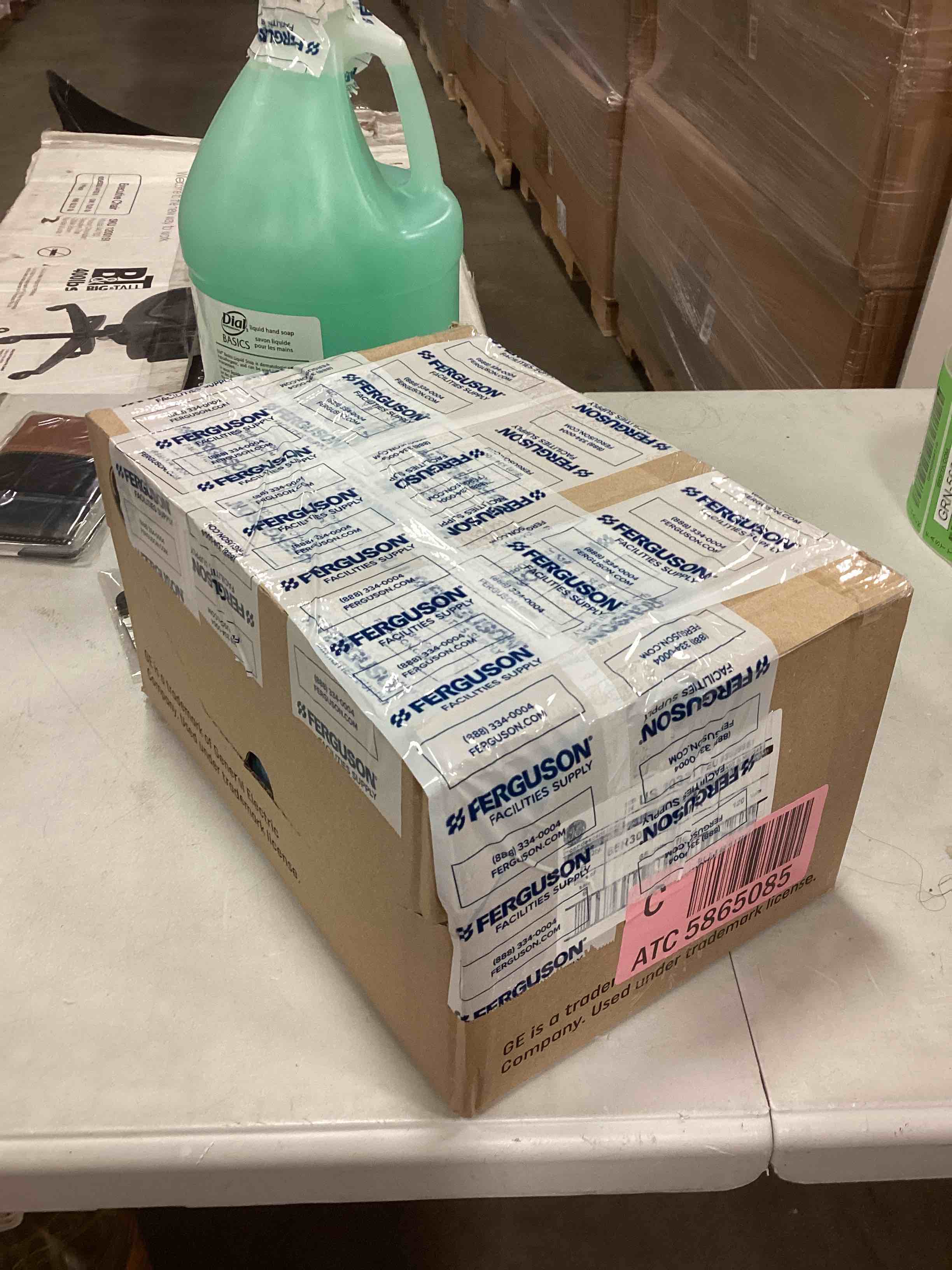 https://s3.amazonaws.com/lotting-images-prod/bidfta/GRN5694787_1705329940312.jpeg