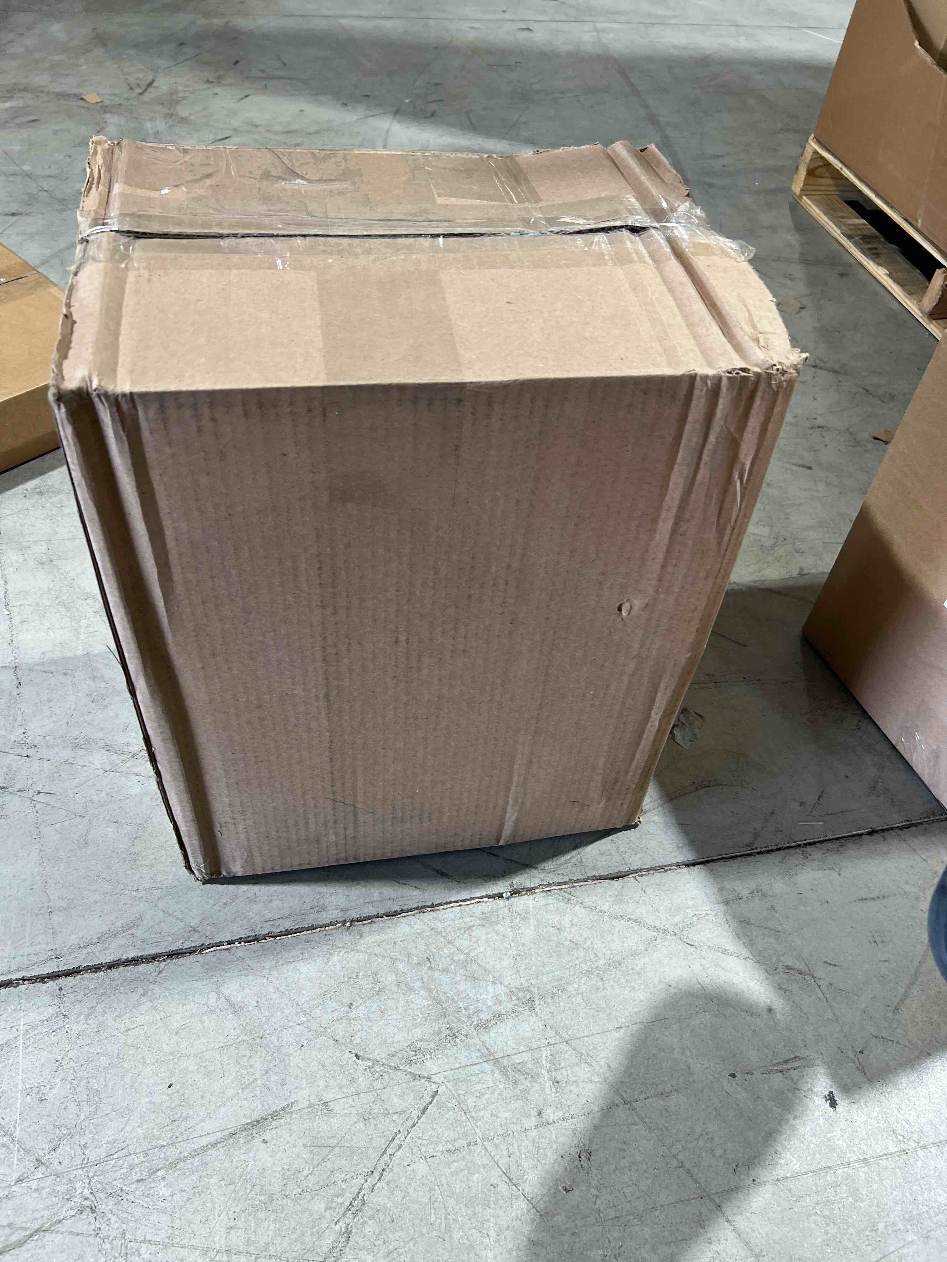 https://s3.amazonaws.com/lotting-images-prod/bidfta/GRN5697331_1713210412450.jpeg