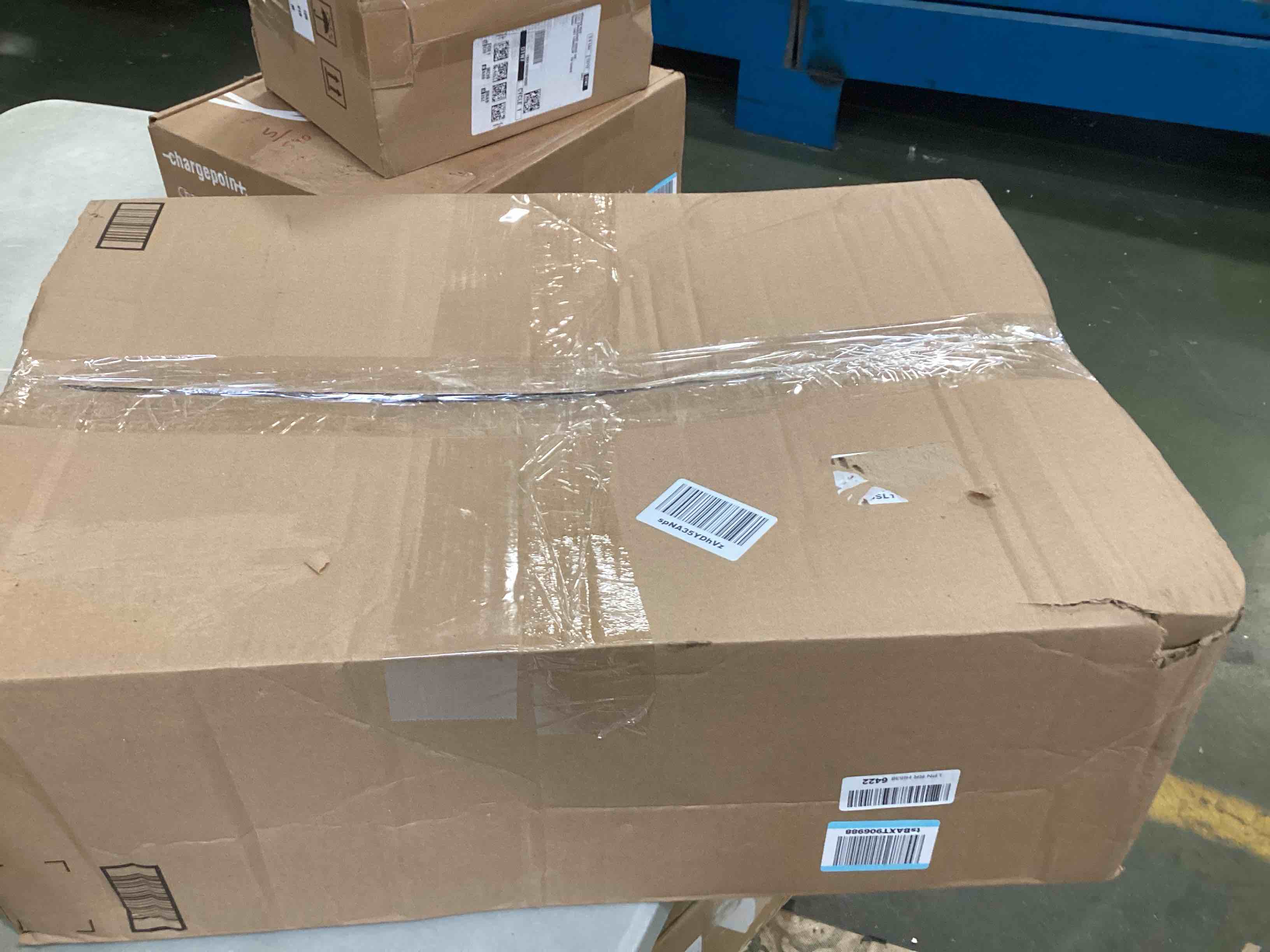 https://s3.amazonaws.com/lotting-images-prod/bidfta/GRN5697648_1707237927271.jpeg