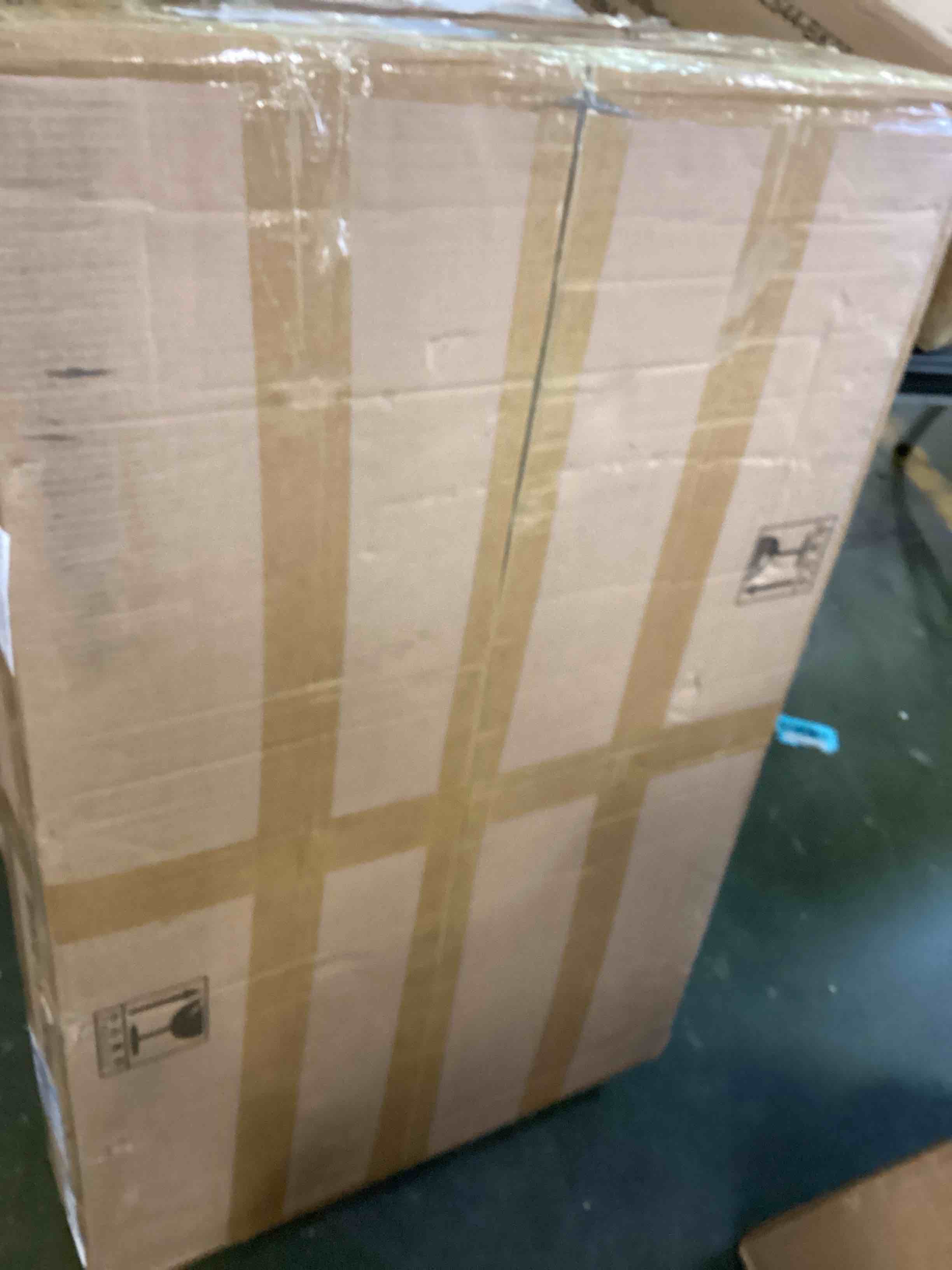 https://s3.amazonaws.com/lotting-images-prod/bidfta/GRN5698517_1707576430443.jpeg