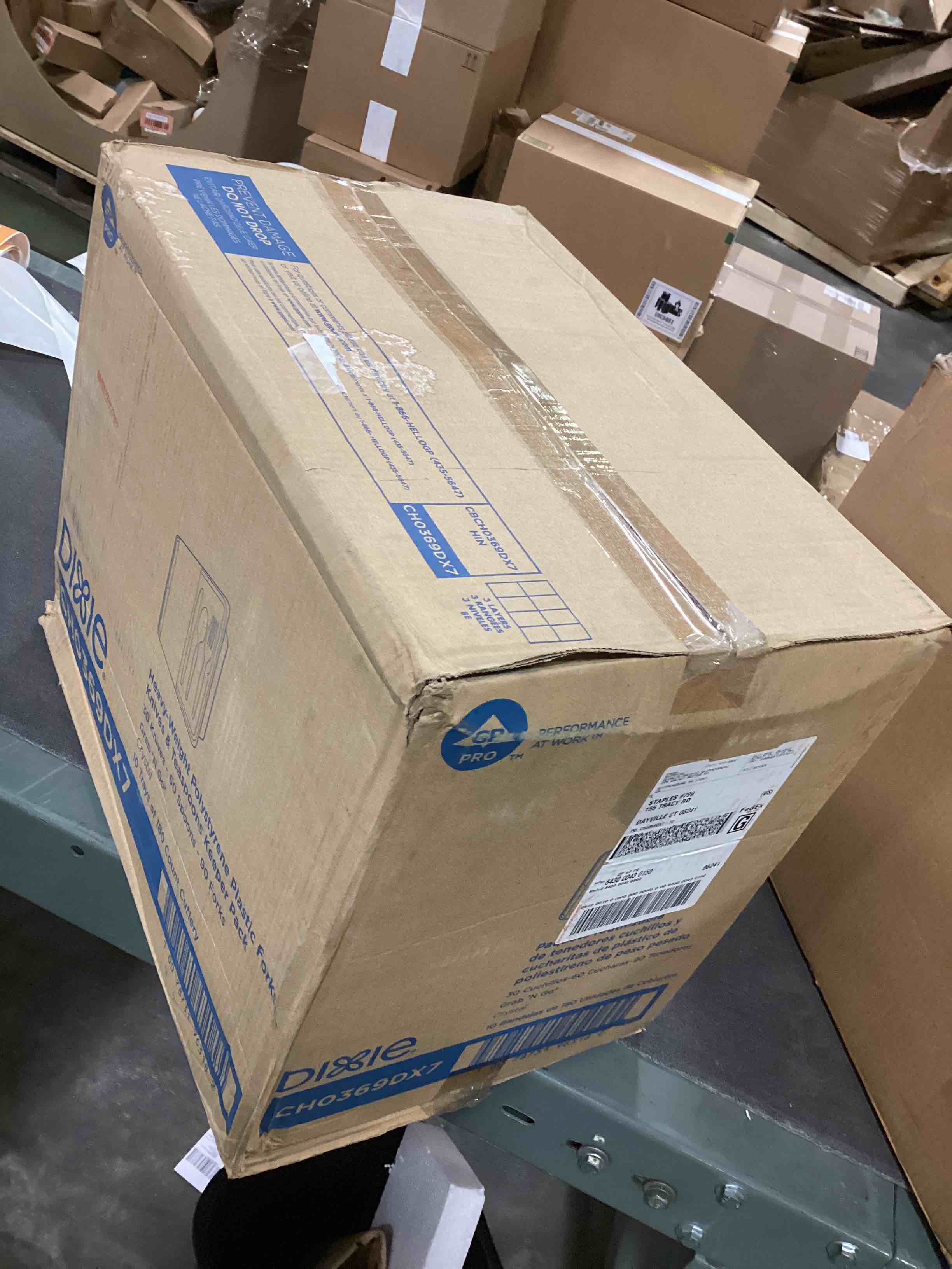 https://s3.amazonaws.com/lotting-images-prod/bidfta/GRN5700194_1708688865337.jpeg