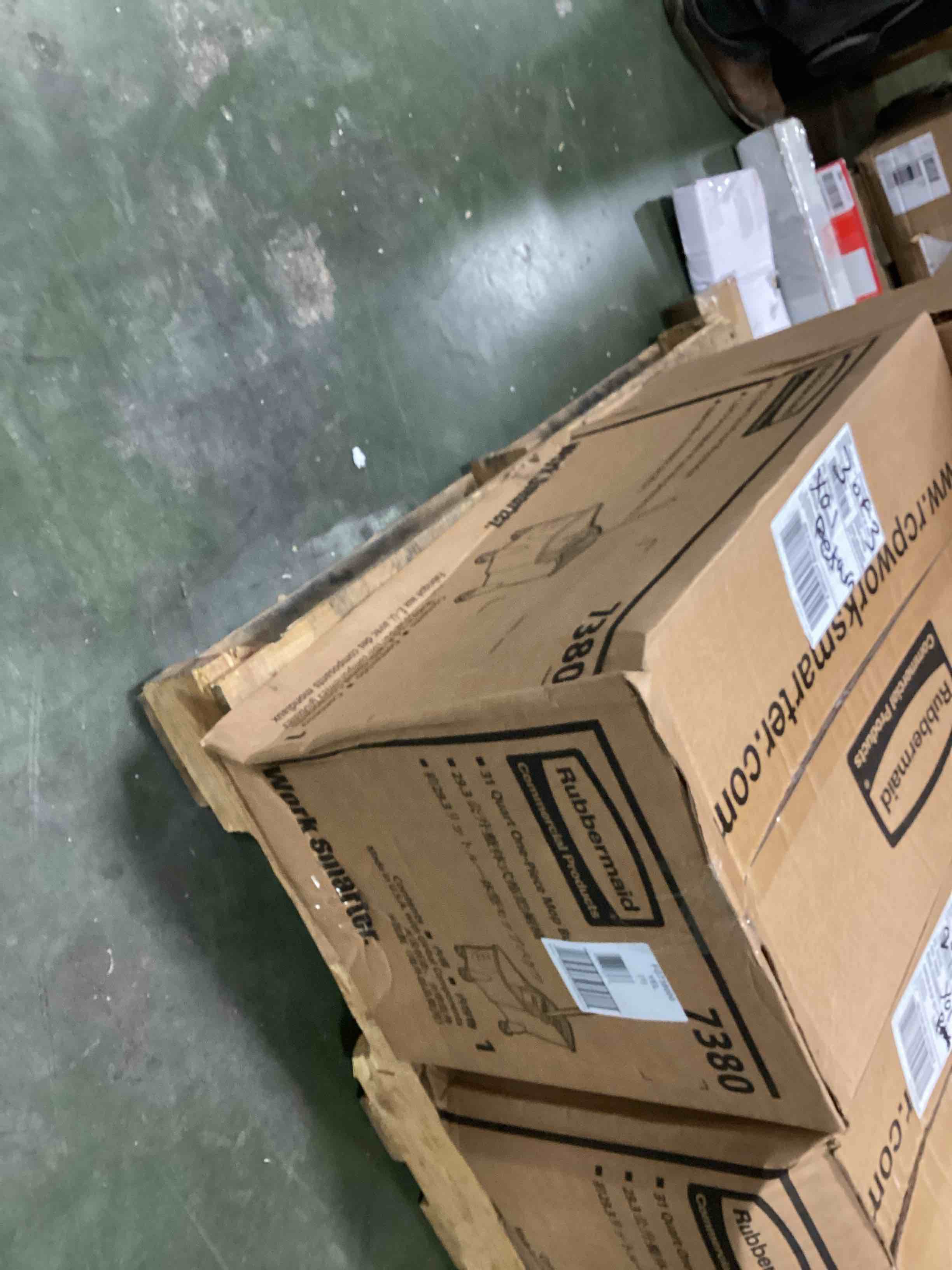 https://s3.amazonaws.com/lotting-images-prod/bidfta/GRN5700202_1708690692701.jpeg