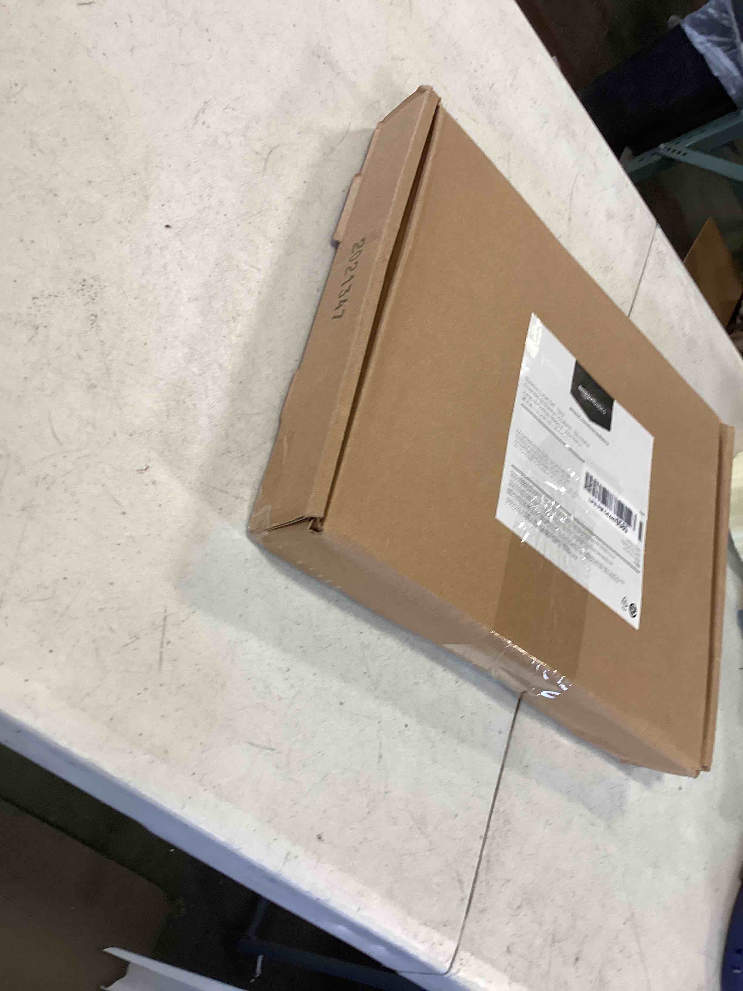https://s3.amazonaws.com/lotting-images-prod/bidfta/GRN5700272_1708698303527.jpeg