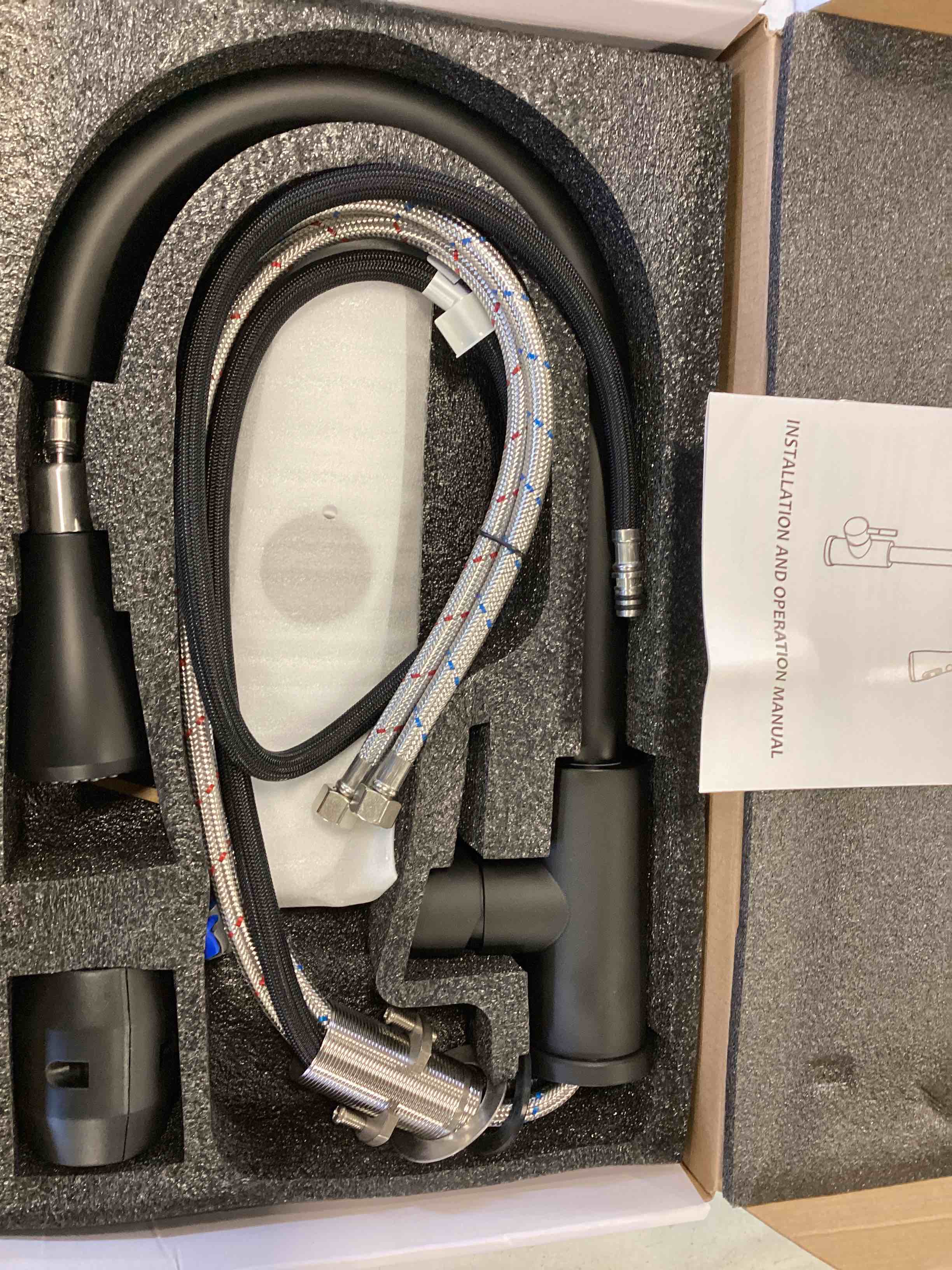 https://s3.amazonaws.com/lotting-images-prod/bidfta/GRN5700288_1708699045095.jpeg