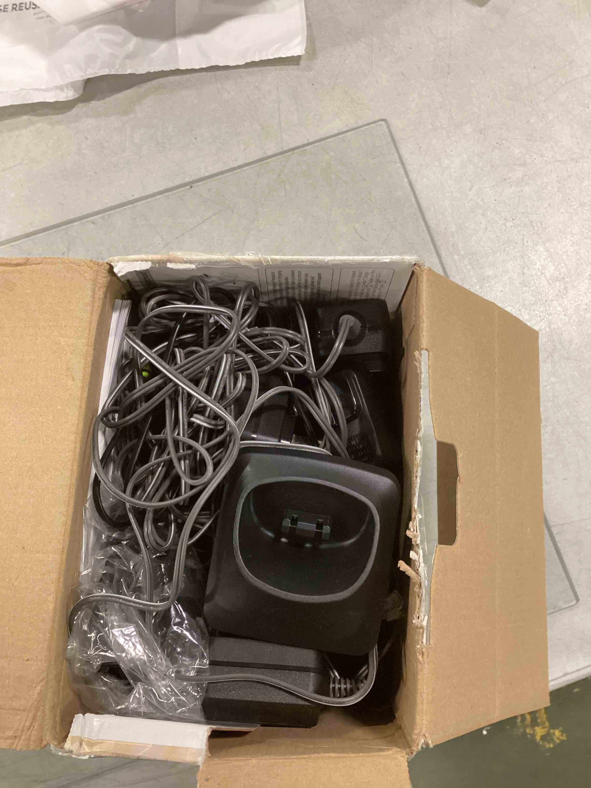 https://s3.amazonaws.com/lotting-images-prod/bidfta/GRN5700397_1708947765412.jpeg