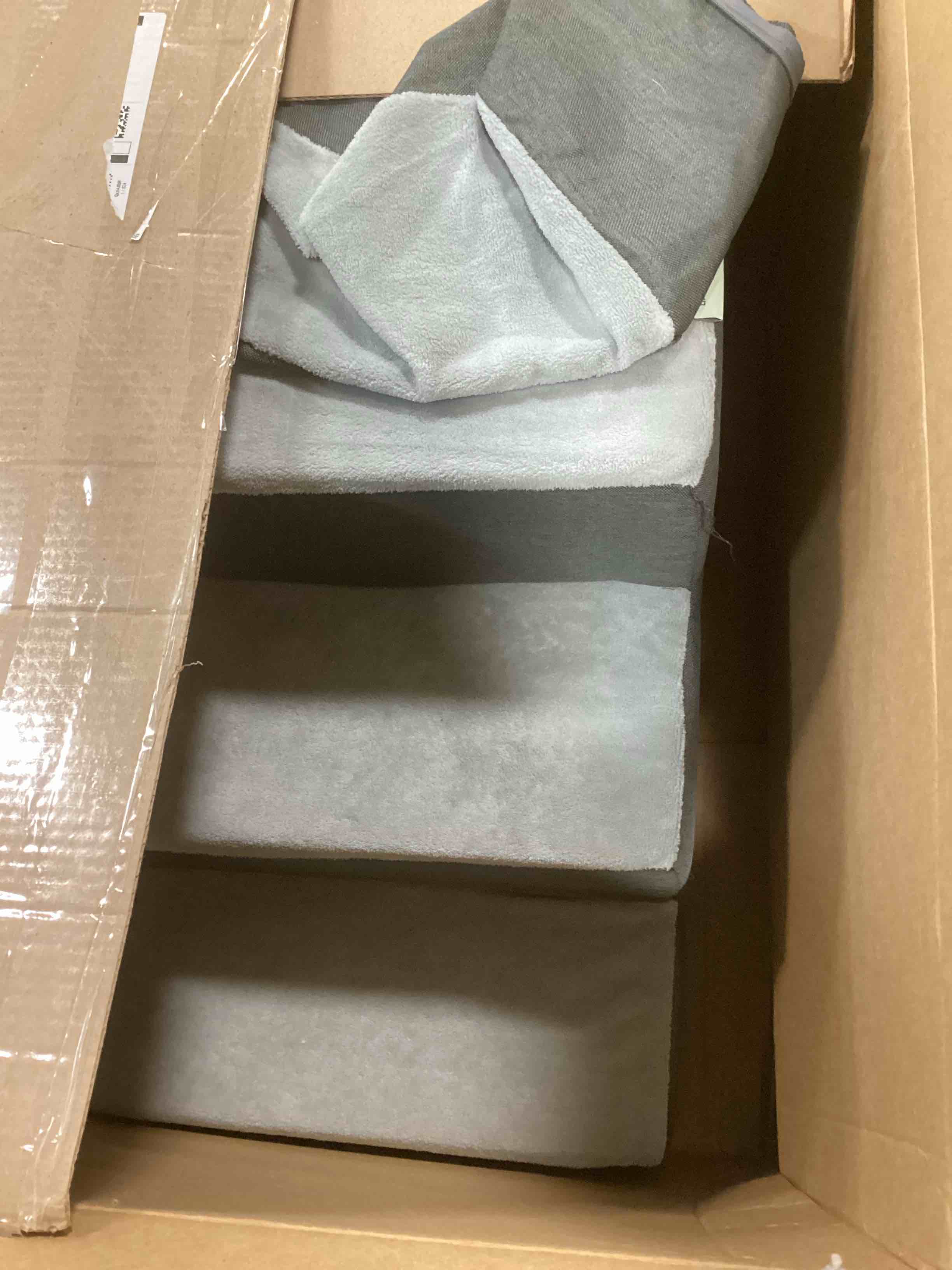 https://s3.amazonaws.com/lotting-images-prod/bidfta/GRN5701014_1707485047943.jpeg