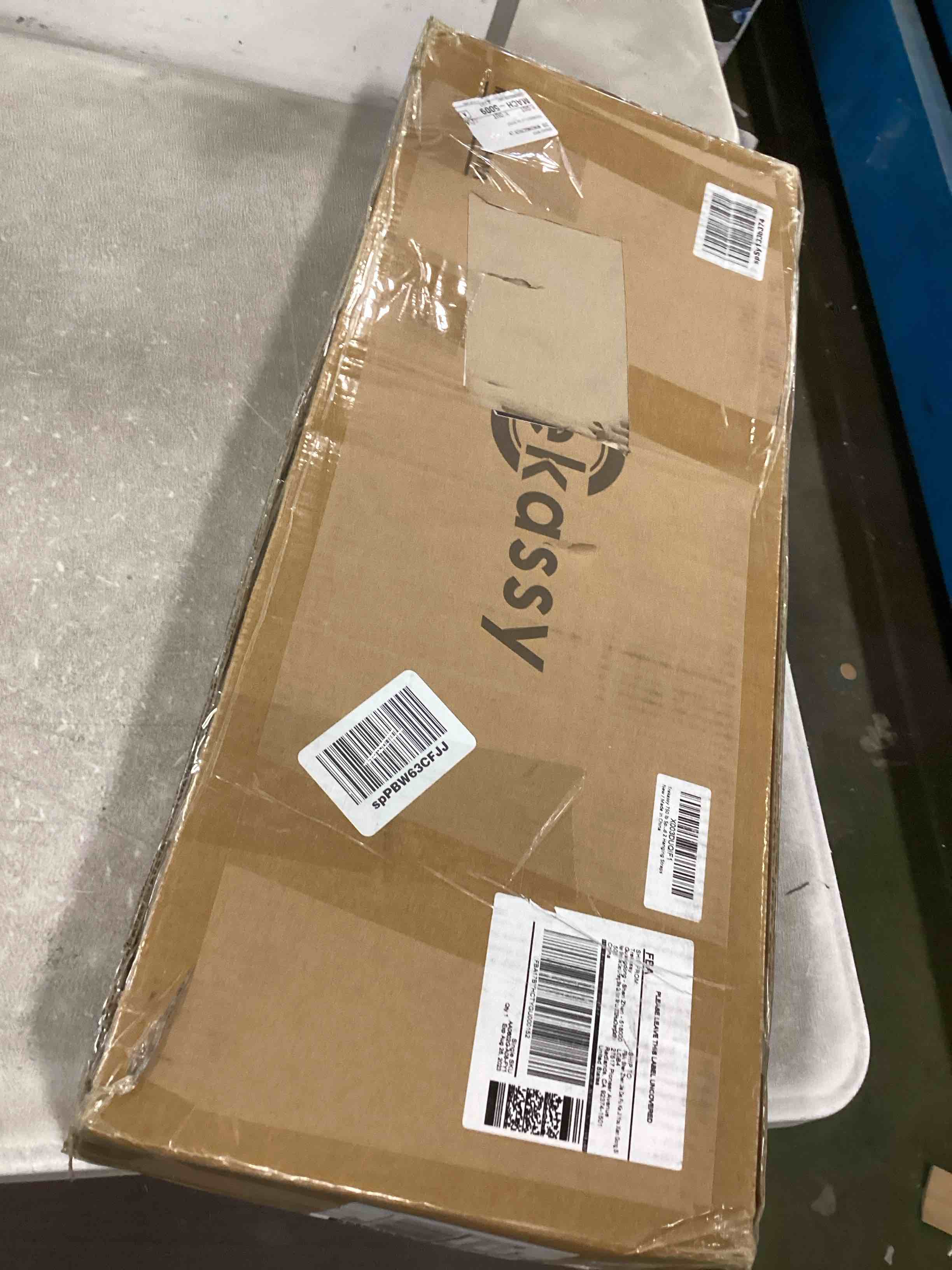 https://s3.amazonaws.com/lotting-images-prod/bidfta/GRN5701766_1707848690396.jpeg