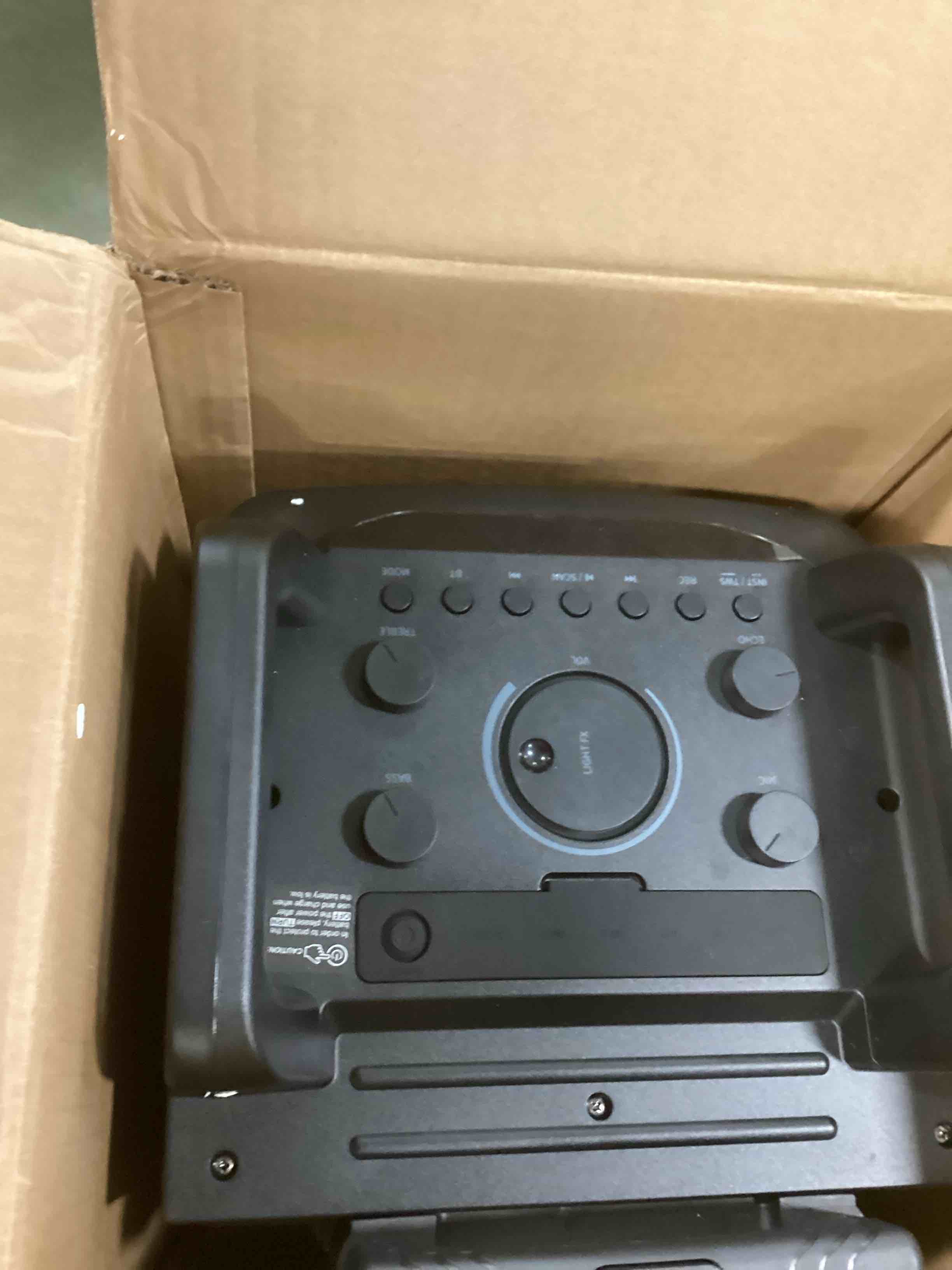 https://s3.amazonaws.com/lotting-images-prod/bidfta/GRN5701916_1707924624084.jpeg