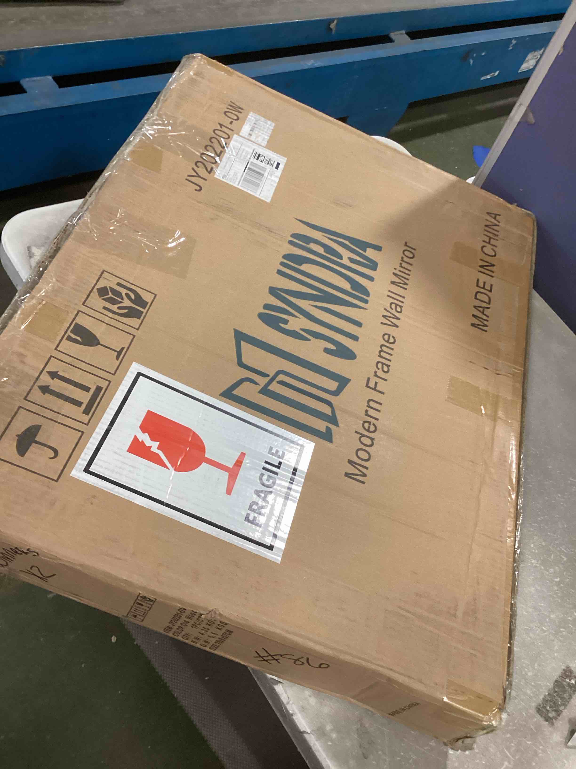 https://s3.amazonaws.com/lotting-images-prod/bidfta/GRN5701929_1707920443692.jpeg
