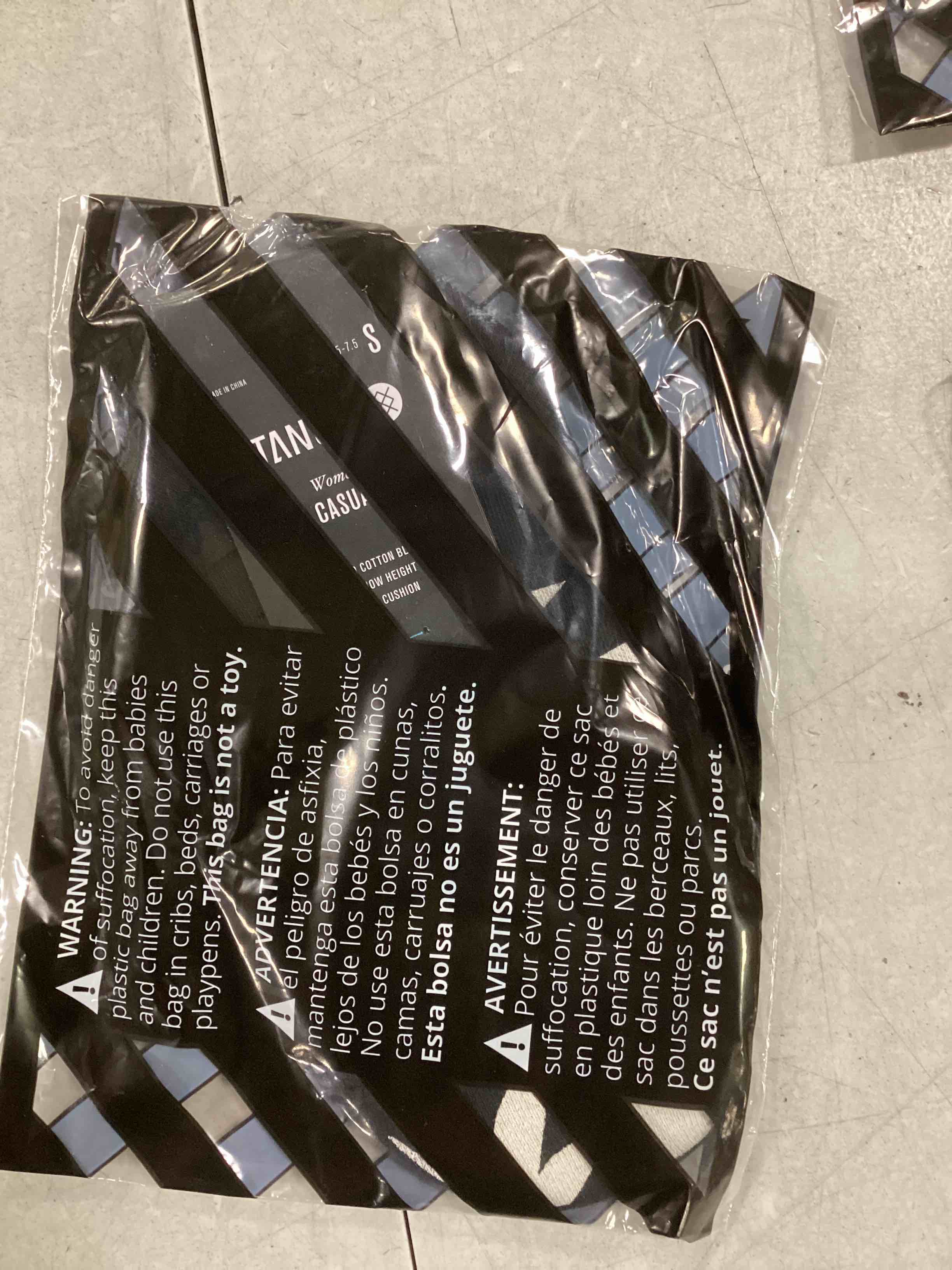 https://s3.amazonaws.com/lotting-images-prod/bidfta/GRN5703157_1707912190462.jpeg