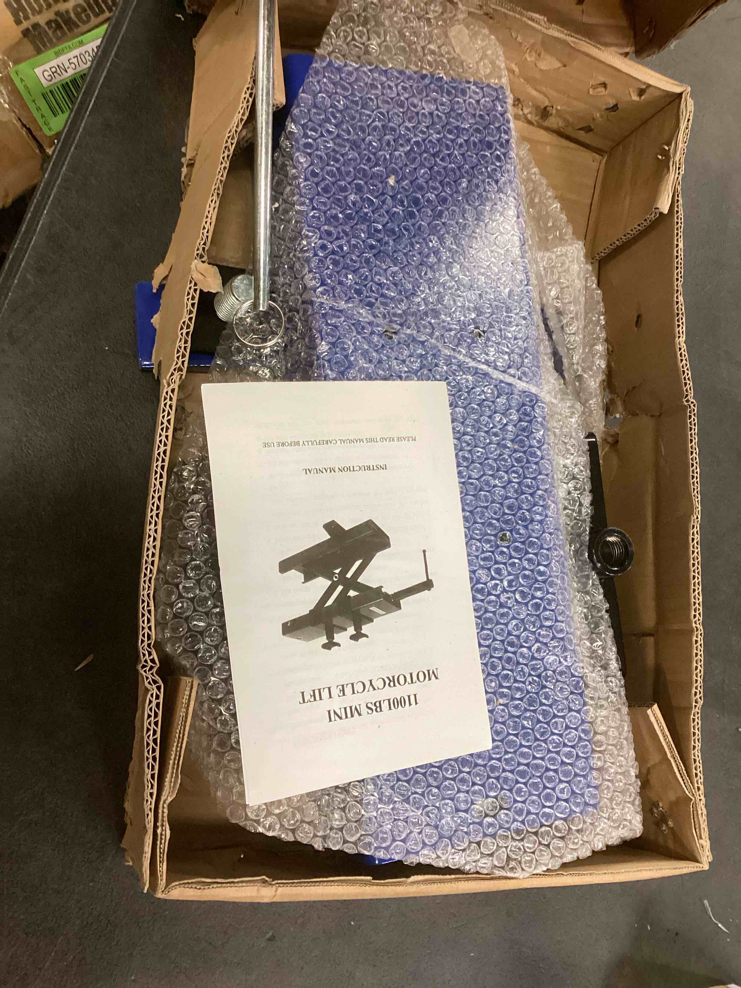 https://s3.amazonaws.com/lotting-images-prod/bidfta/GRN5703460_1707237313195.jpeg