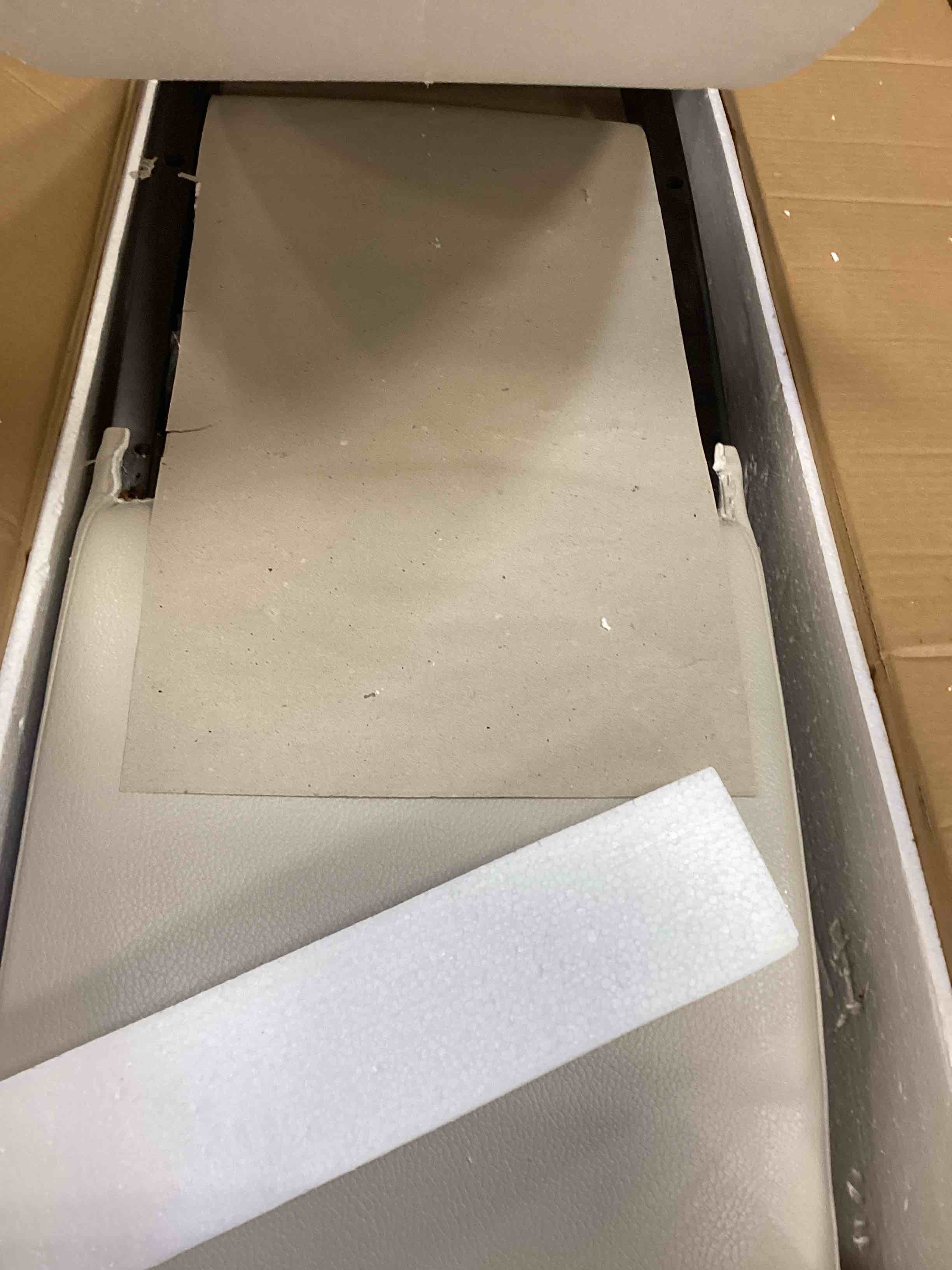 https://s3.amazonaws.com/lotting-images-prod/bidfta/GRN5704098_1709671906630.jpeg