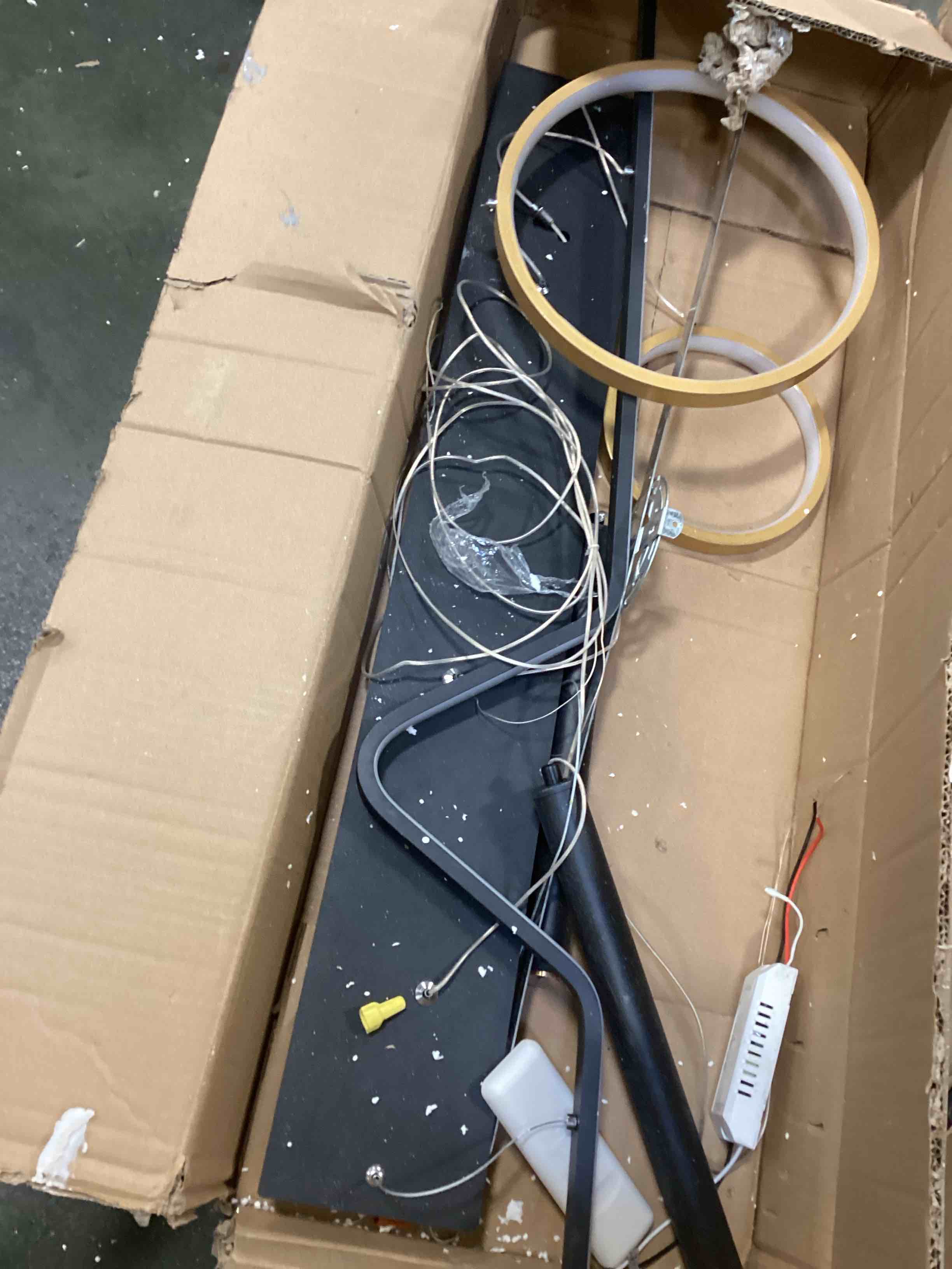 https://s3.amazonaws.com/lotting-images-prod/bidfta/GRN5704102_1709672430254.jpeg