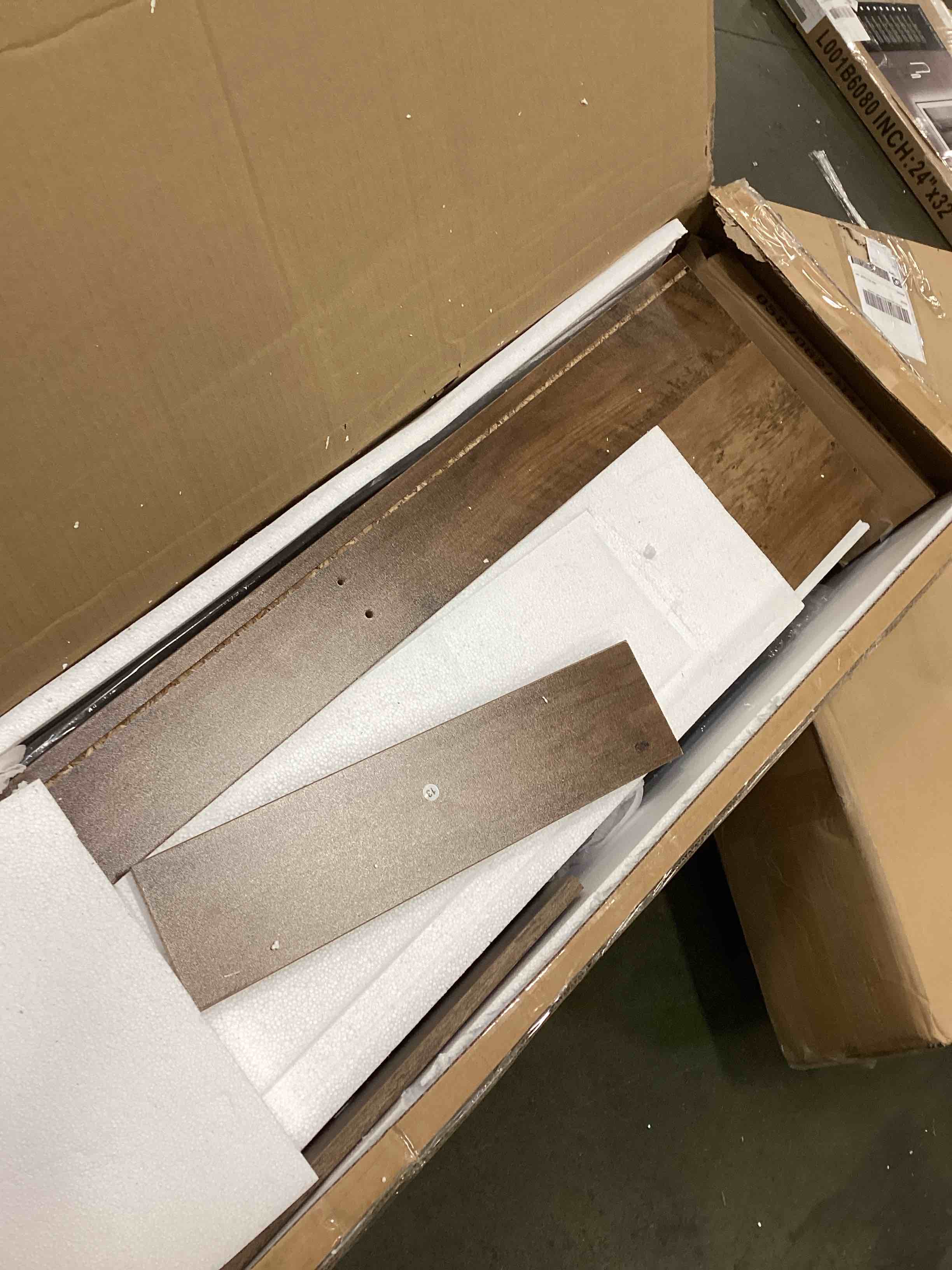 https://s3.amazonaws.com/lotting-images-prod/bidfta/GRN5704105_1709672789064.jpeg