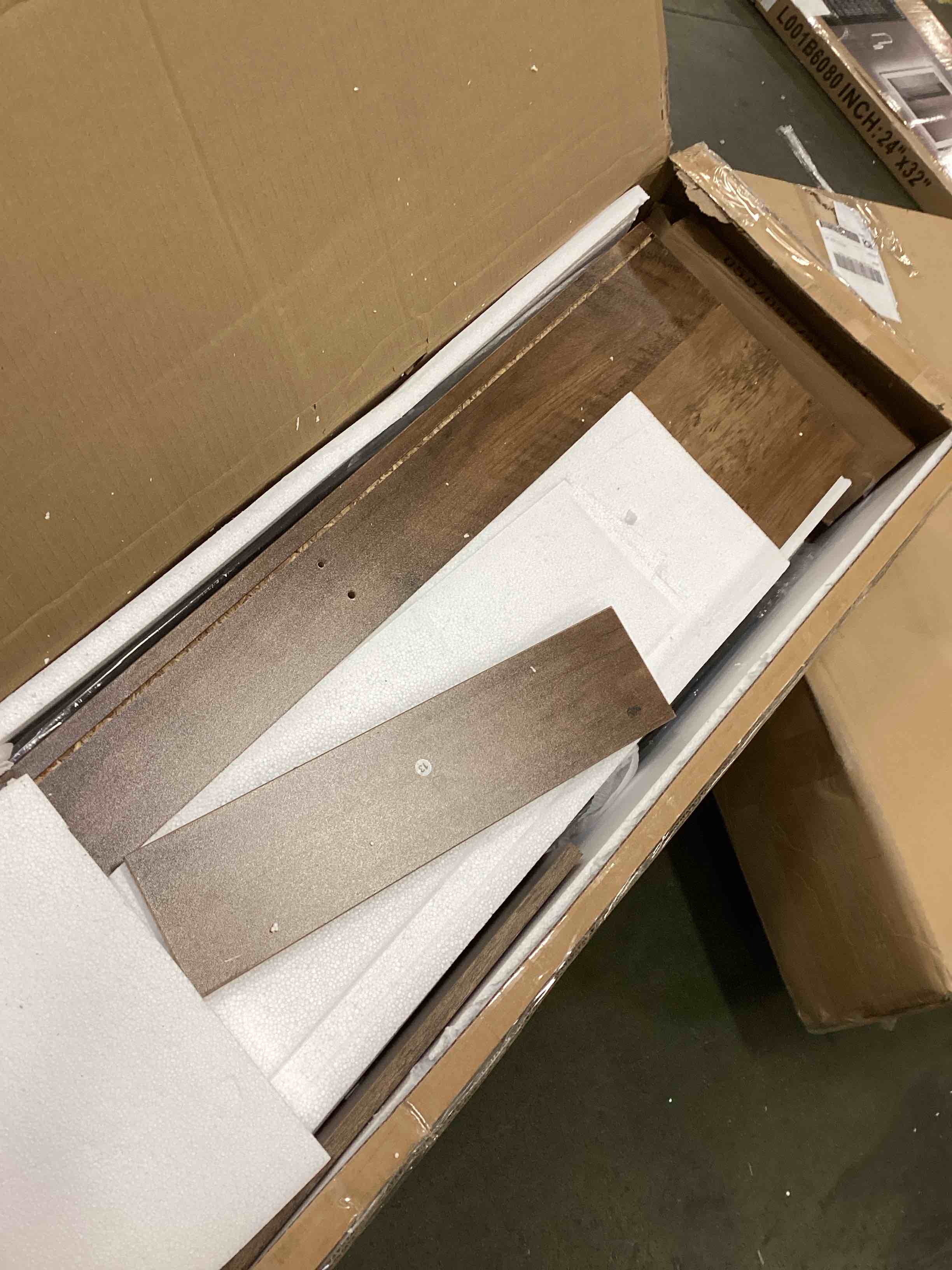 https://s3.amazonaws.com/lotting-images-prod/bidfta/GRN5704105_1709672789977.jpeg
