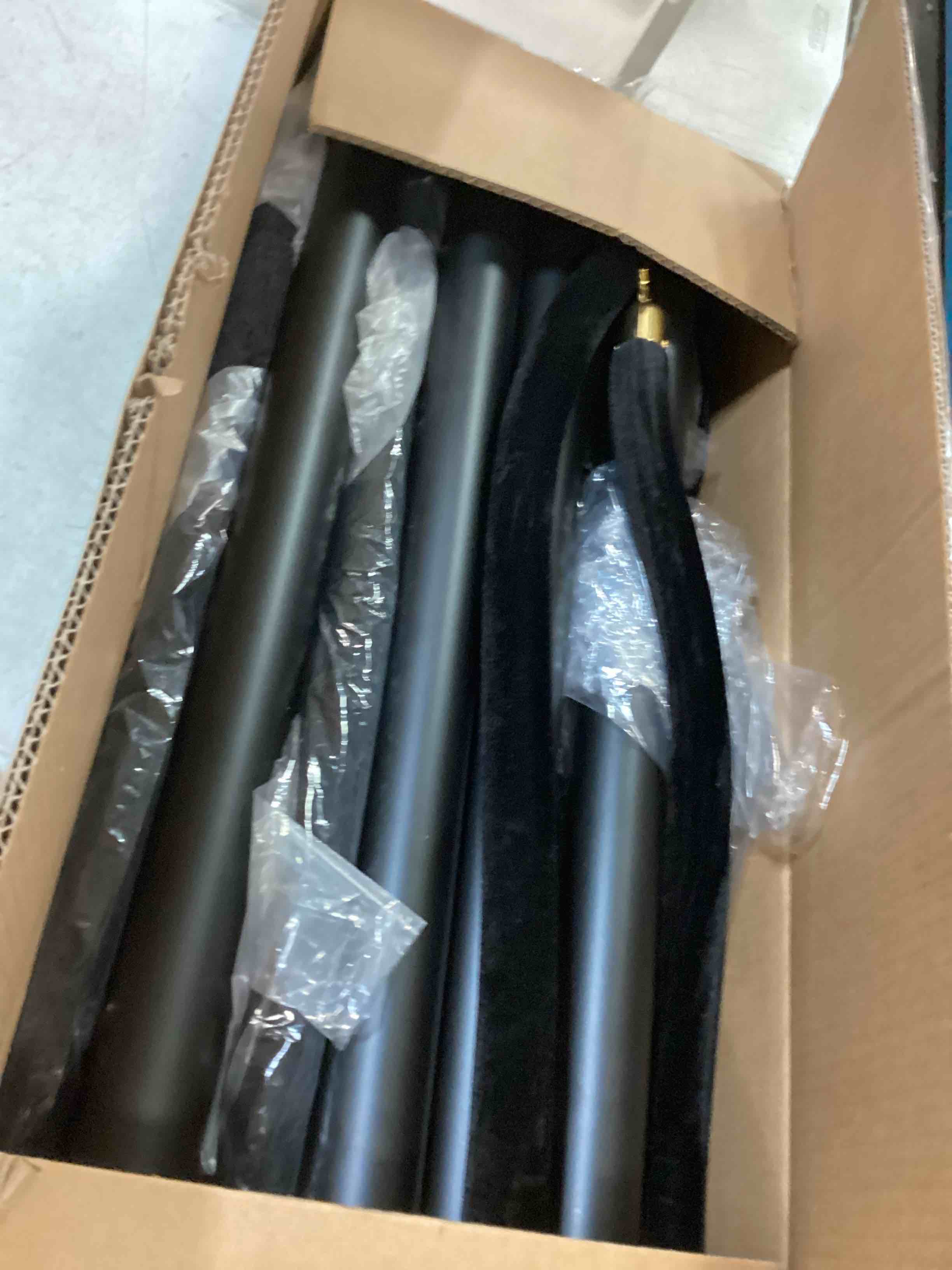 https://s3.amazonaws.com/lotting-images-prod/bidfta/GRN5704200_1709743651920.jpeg