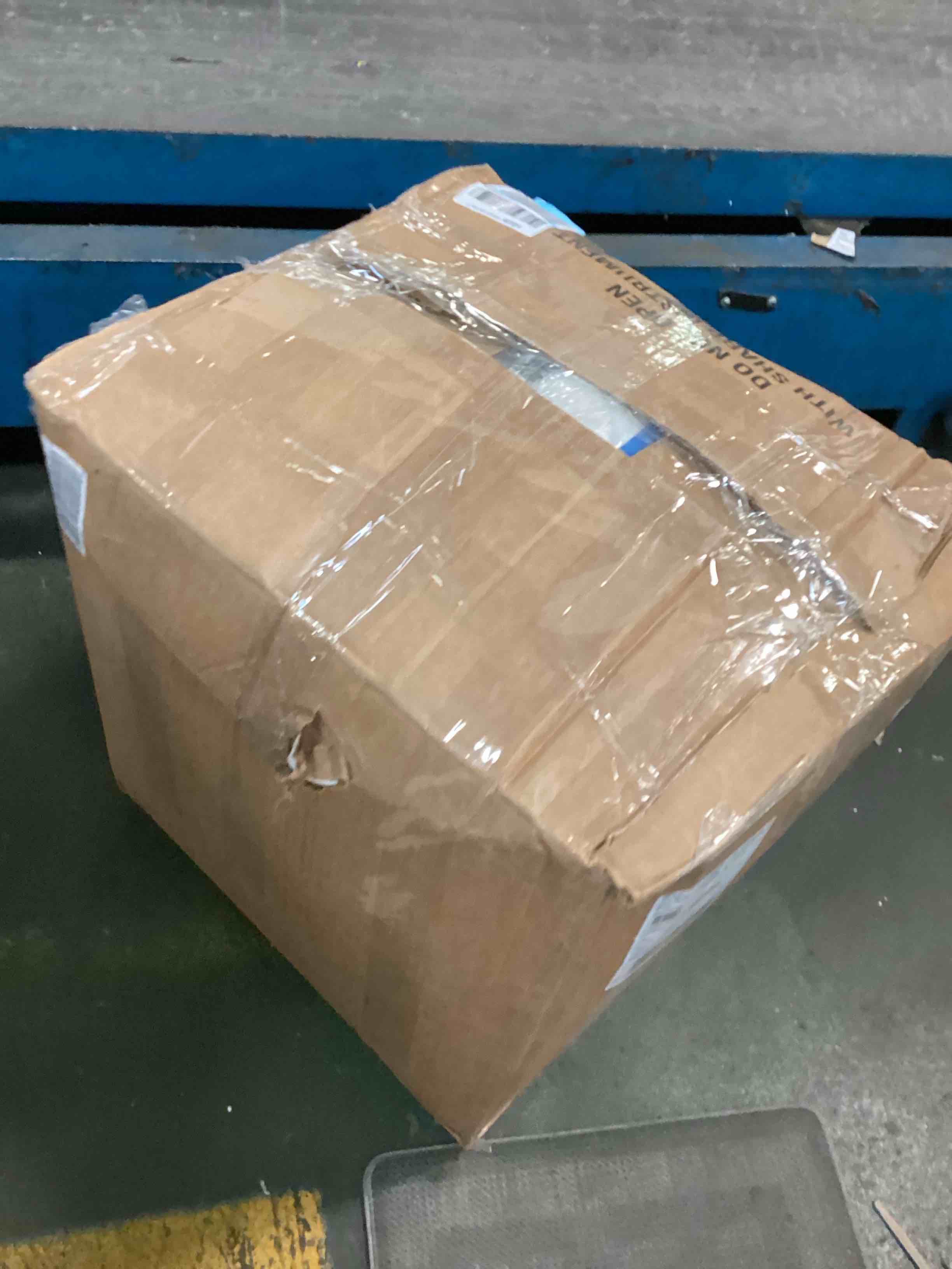 https://s3.amazonaws.com/lotting-images-prod/bidfta/GRN5704213_1709744550858.jpeg