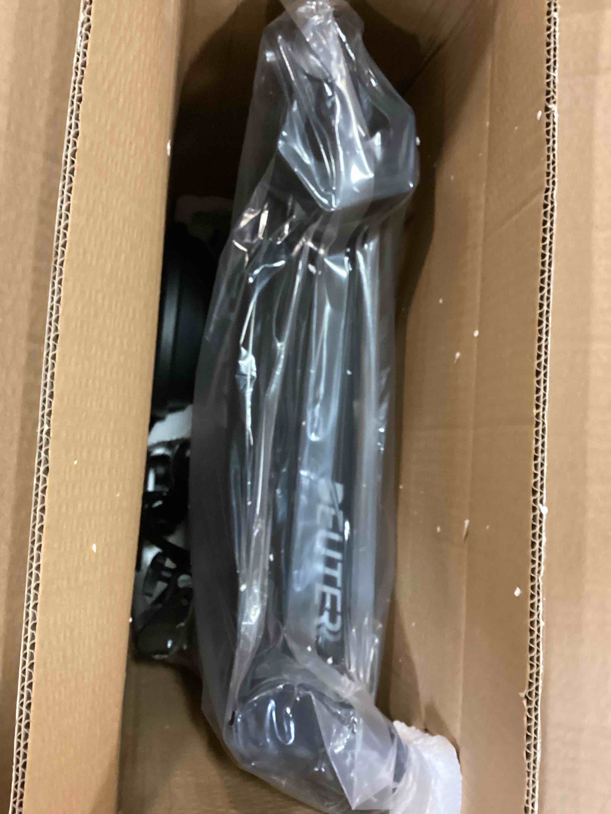 https://s3.amazonaws.com/lotting-images-prod/bidfta/GRN5704398_1709818316476.jpeg
