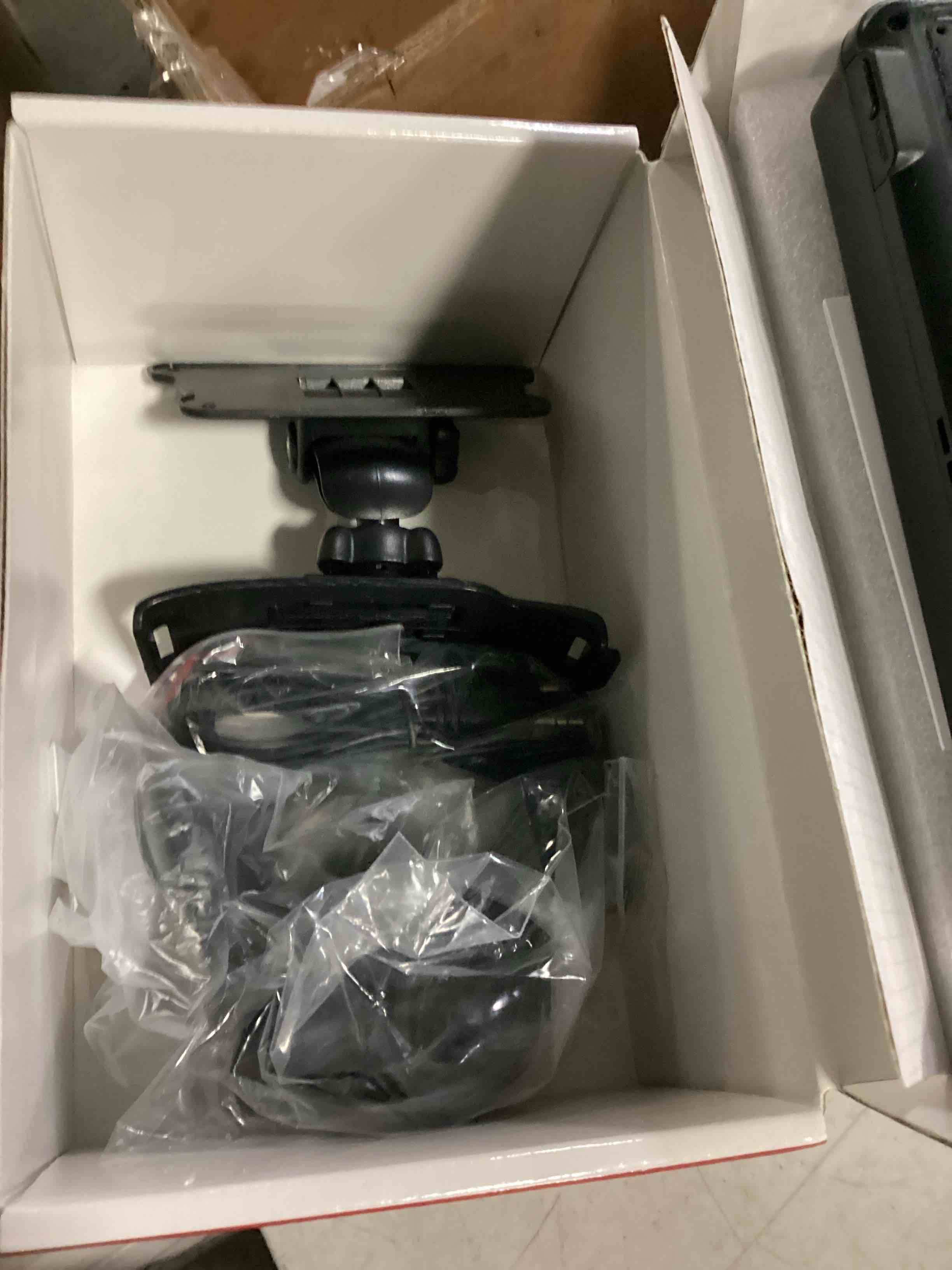 https://s3.amazonaws.com/lotting-images-prod/bidfta/GRN5708575_1727969484179.jpeg