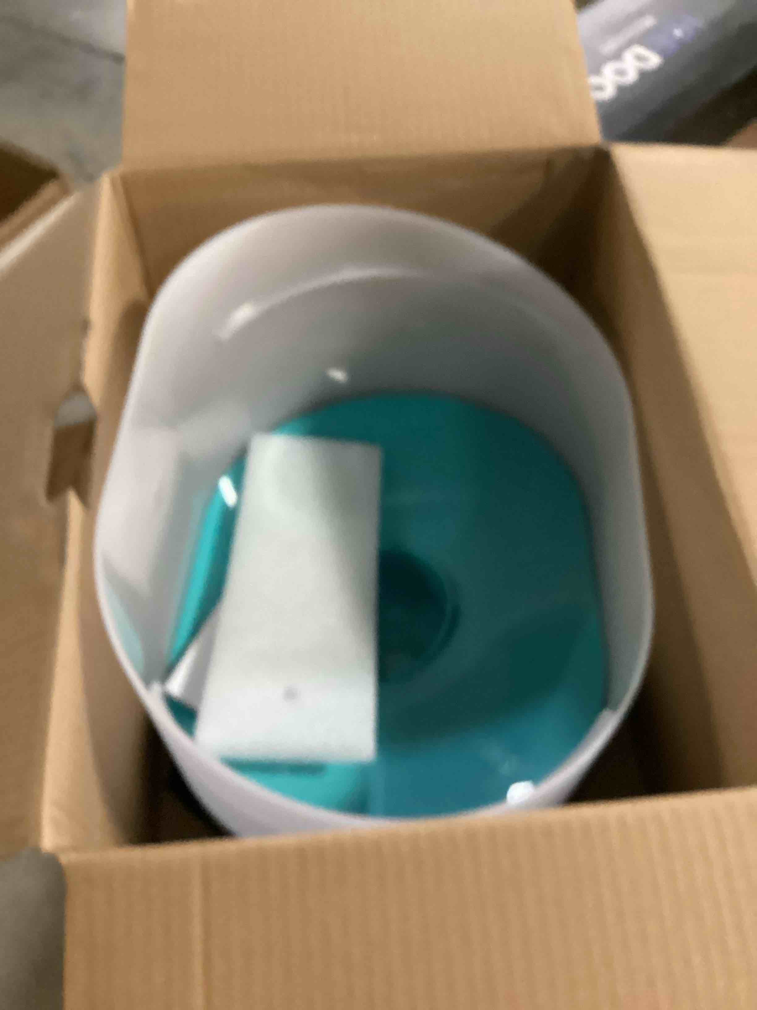 https://s3.amazonaws.com/lotting-images-prod/bidfta/GRN5709177_1728409396159.jpeg