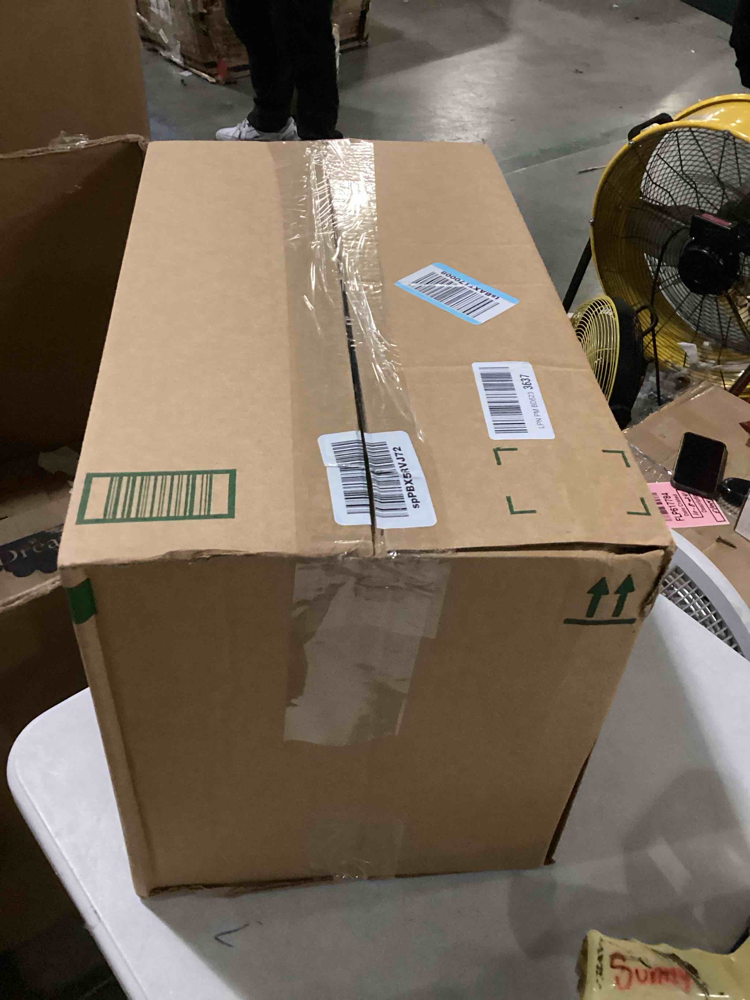https://s3.amazonaws.com/lotting-images-prod/bidfta/GRN5709704_1728397735427.jpeg