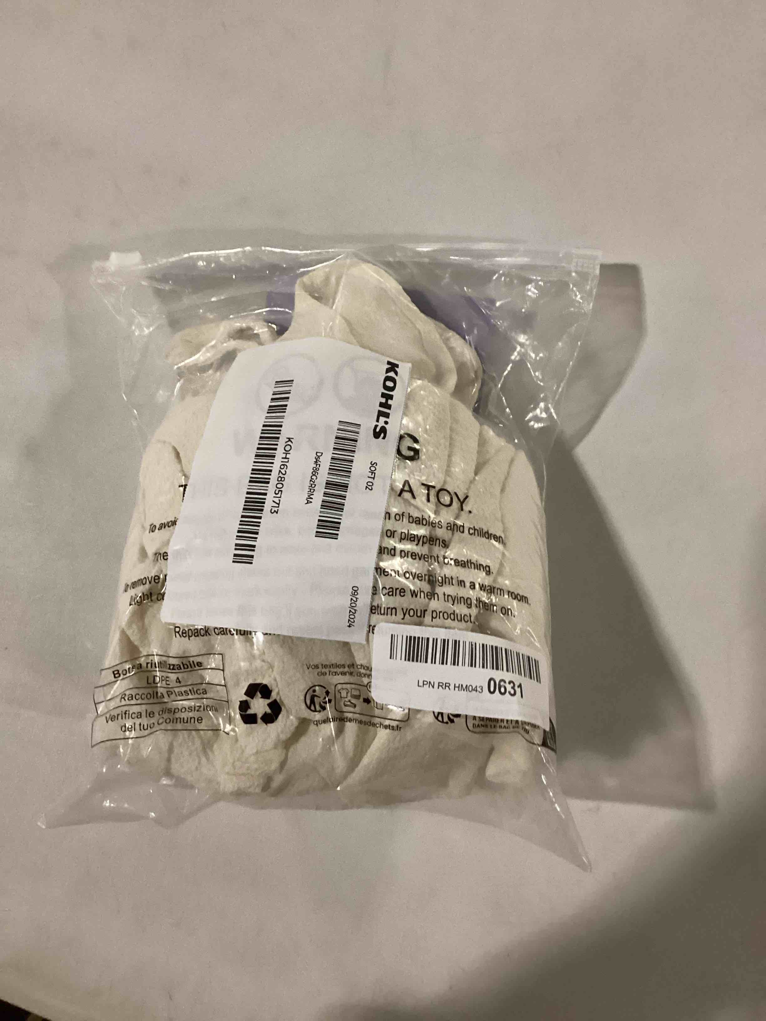 https://s3.amazonaws.com/lotting-images-prod/bidfta/GRN5710289_1728659231481.jpeg