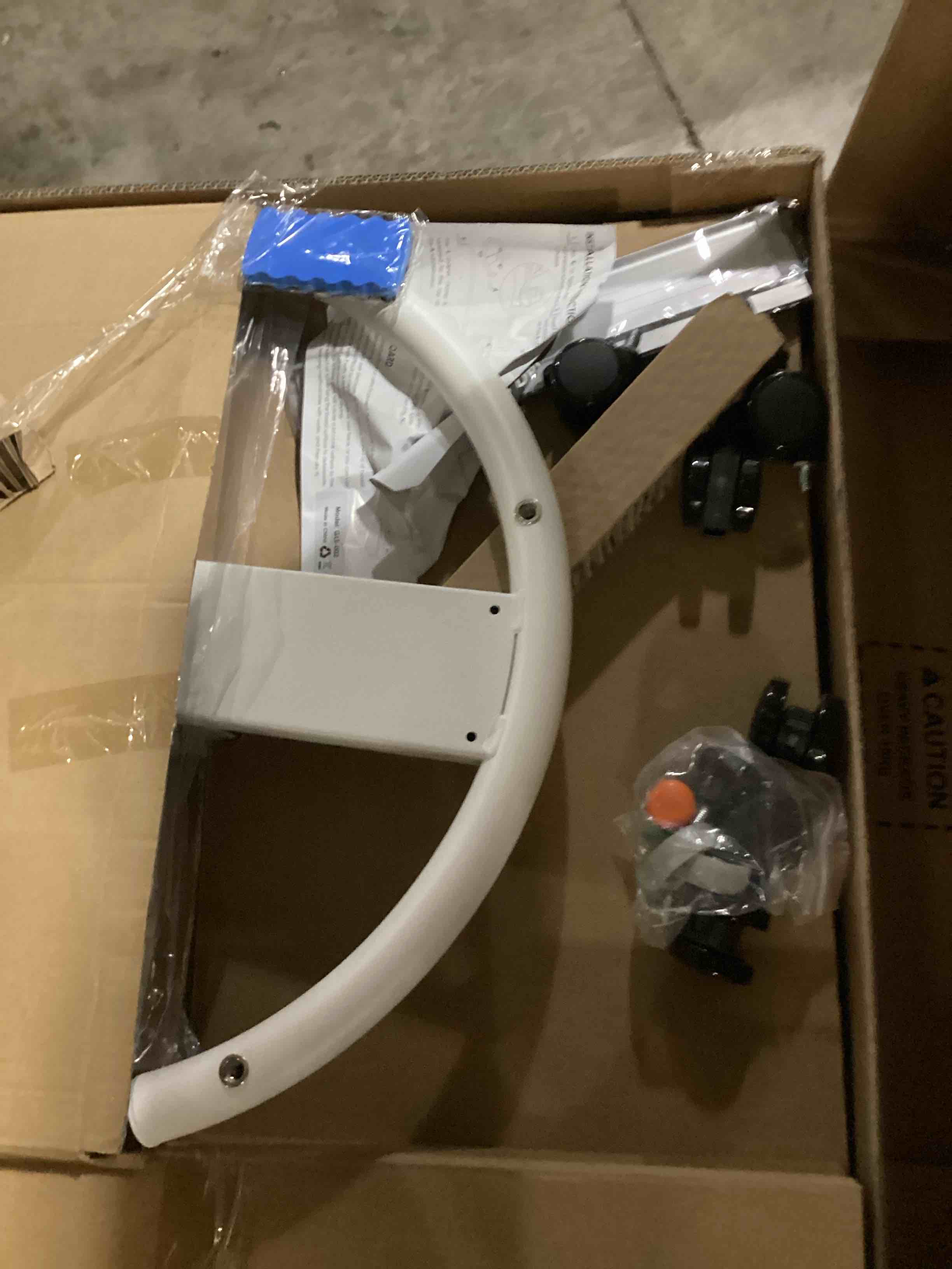 https://s3.amazonaws.com/lotting-images-prod/bidfta/GRN5710328_1728666295046.jpeg