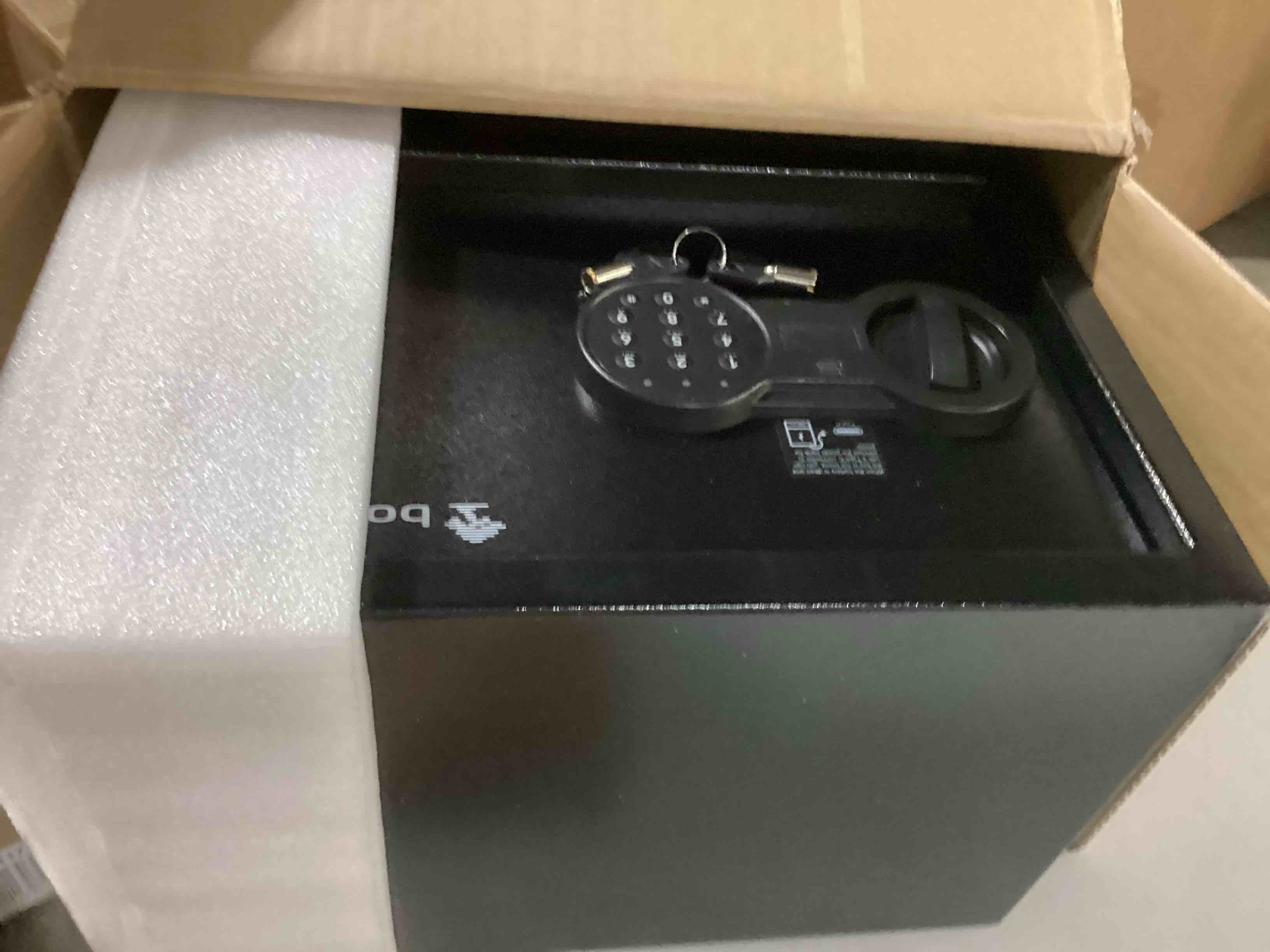 https://s3.amazonaws.com/lotting-images-prod/bidfta/GRN5710646_1729007515917.jpeg