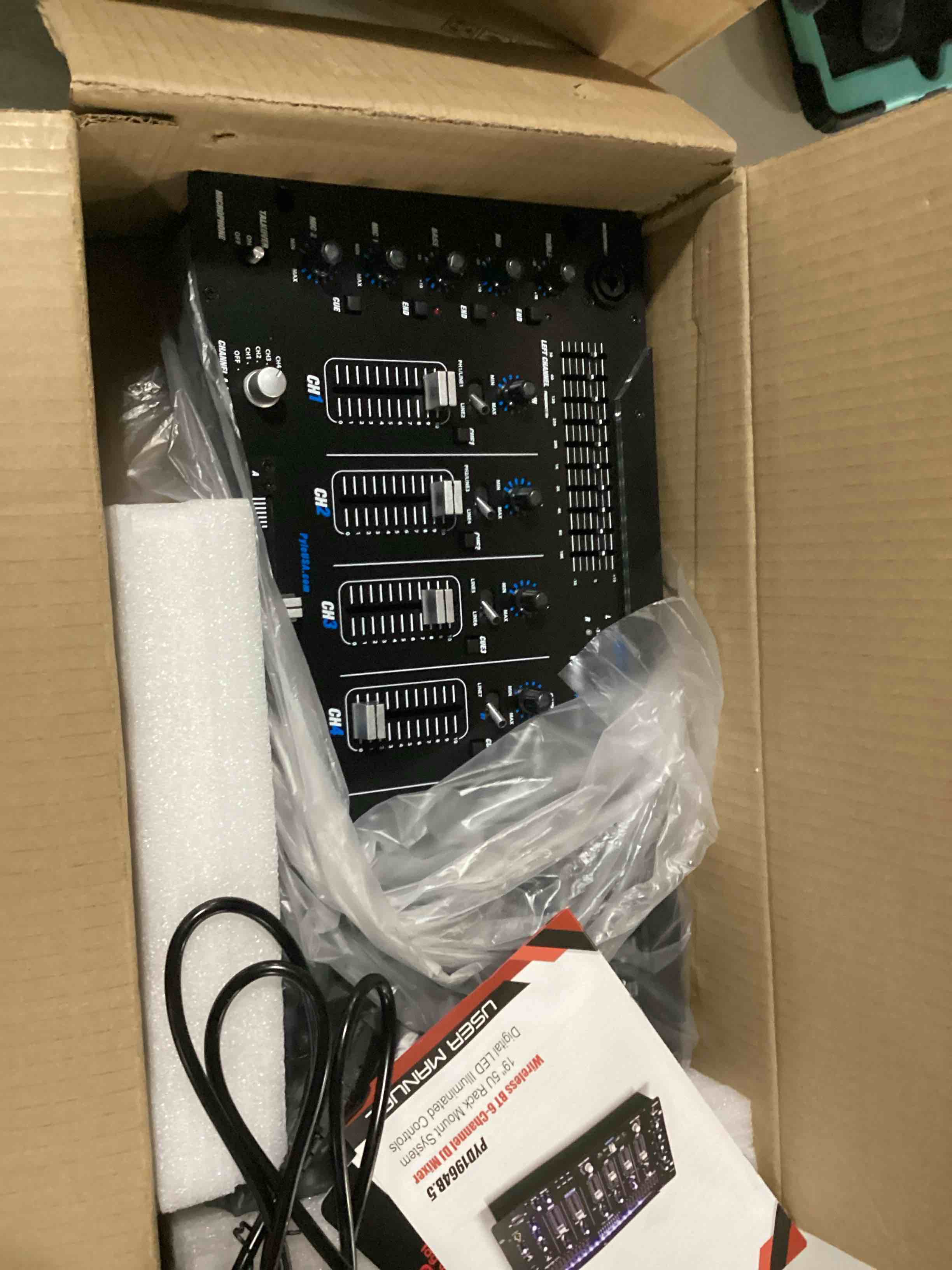 https://s3.amazonaws.com/lotting-images-prod/bidfta/GRN5710728_1729184842166.jpeg