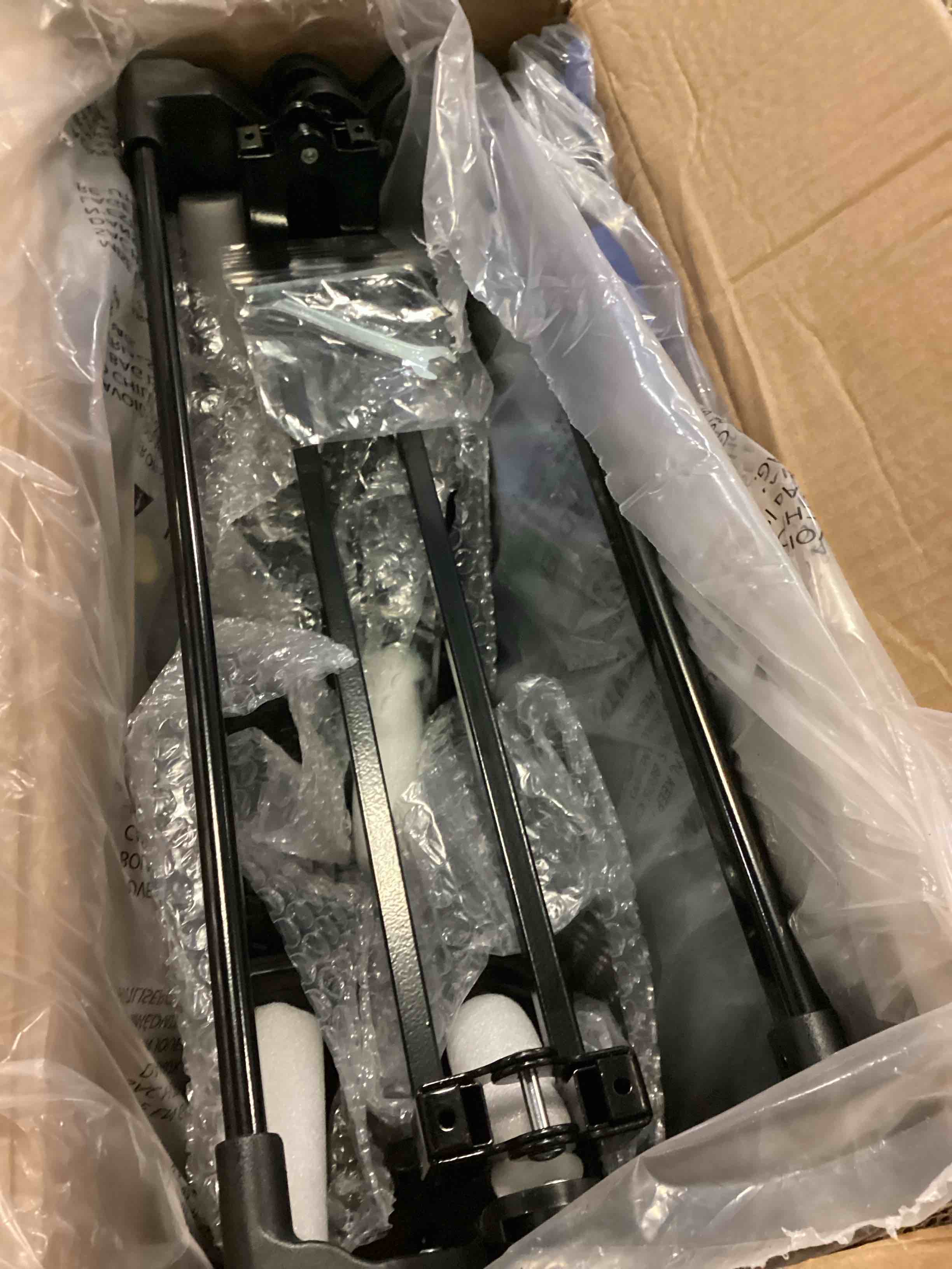 https://s3.amazonaws.com/lotting-images-prod/bidfta/GRN5711904_1726845900914.jpeg