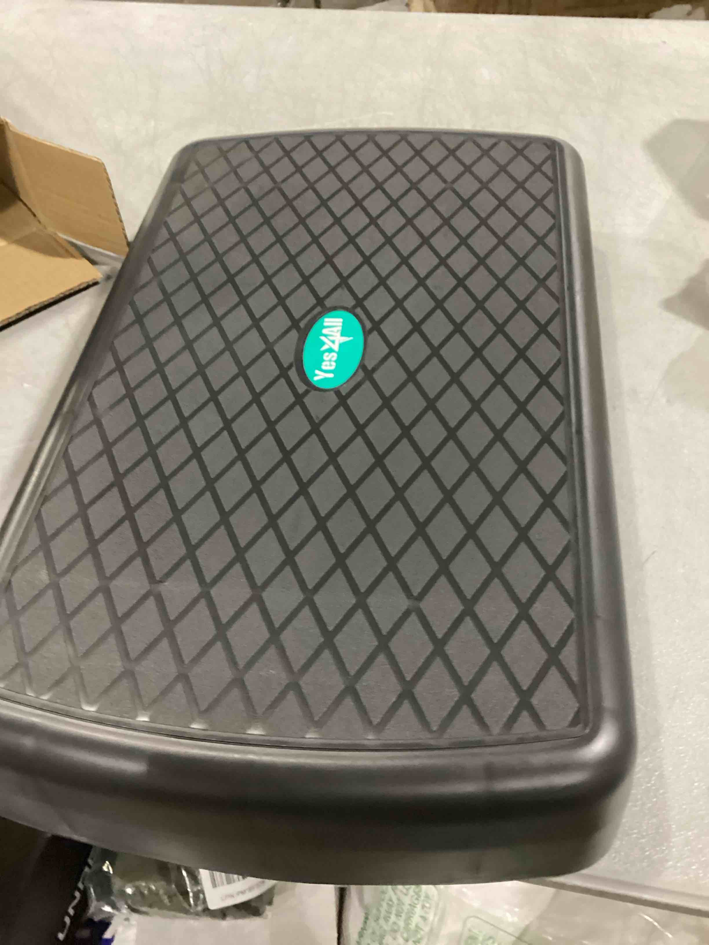 https://s3.amazonaws.com/lotting-images-prod/bidfta/GRN5712491_1727706736089.jpeg
