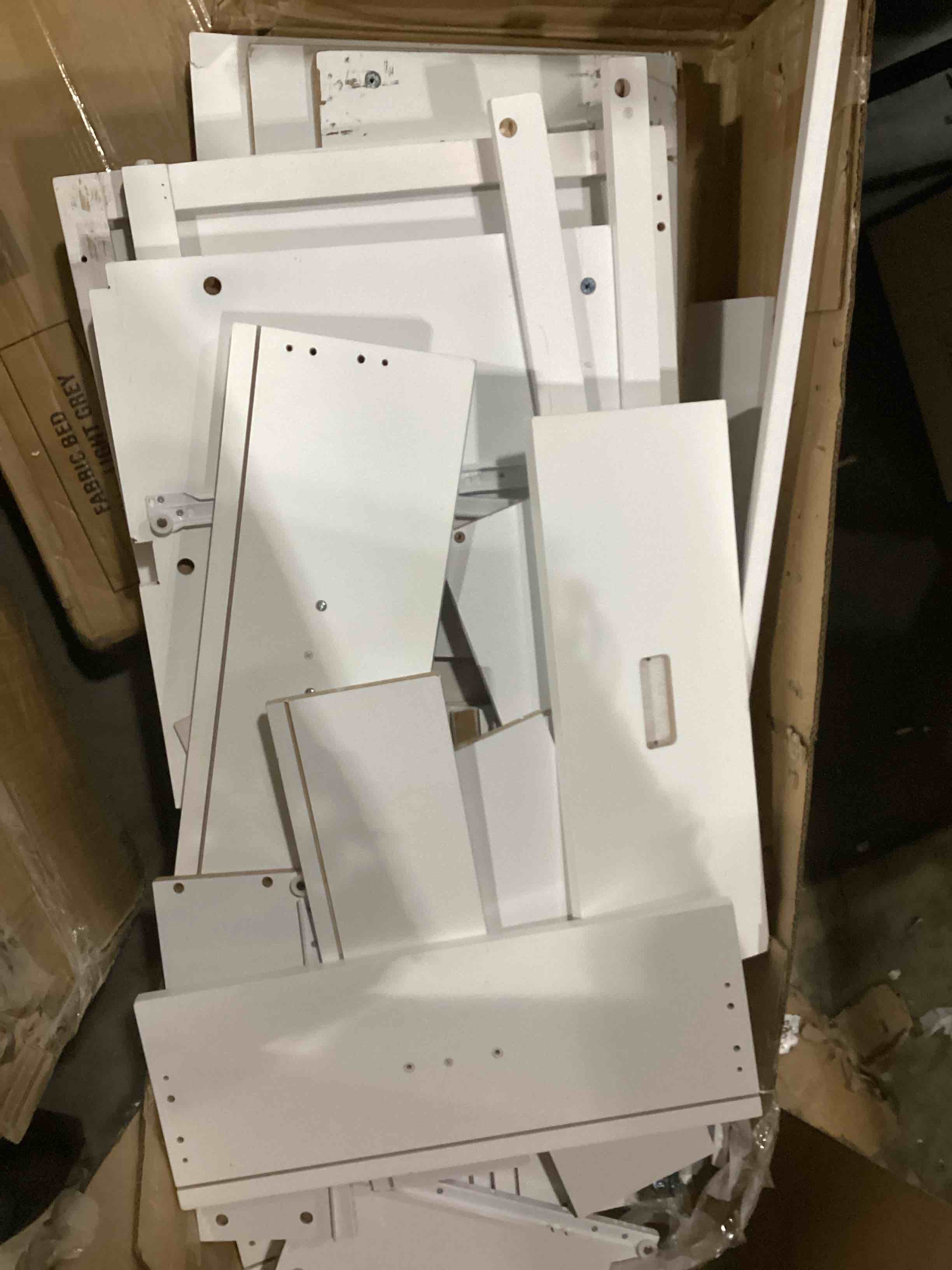 https://s3.amazonaws.com/lotting-images-prod/bidfta/GRN5713991_1725464877899.jpeg