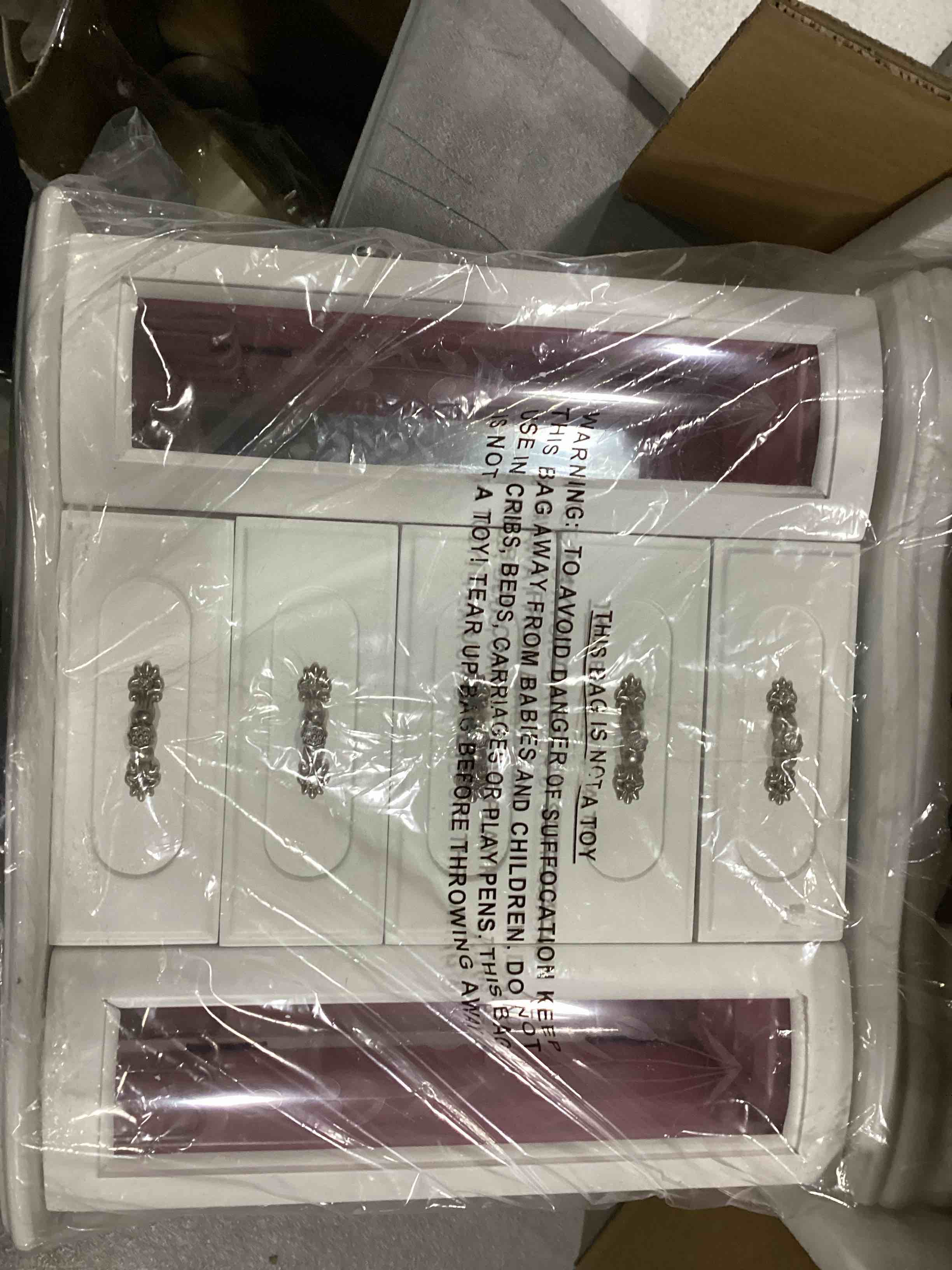 https://s3.amazonaws.com/lotting-images-prod/bidfta/GRN5715360_1727447259340.jpeg